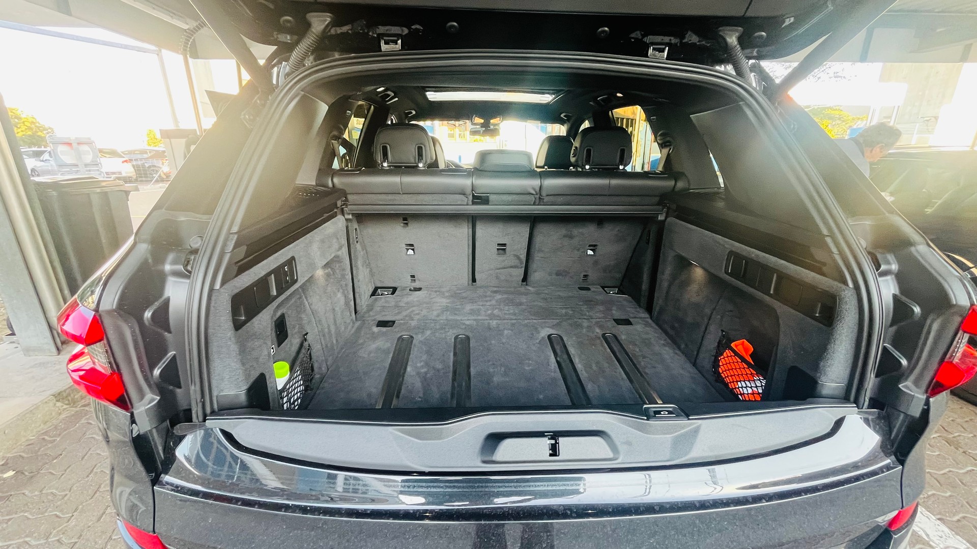 BMW M50i xDrive-image-14