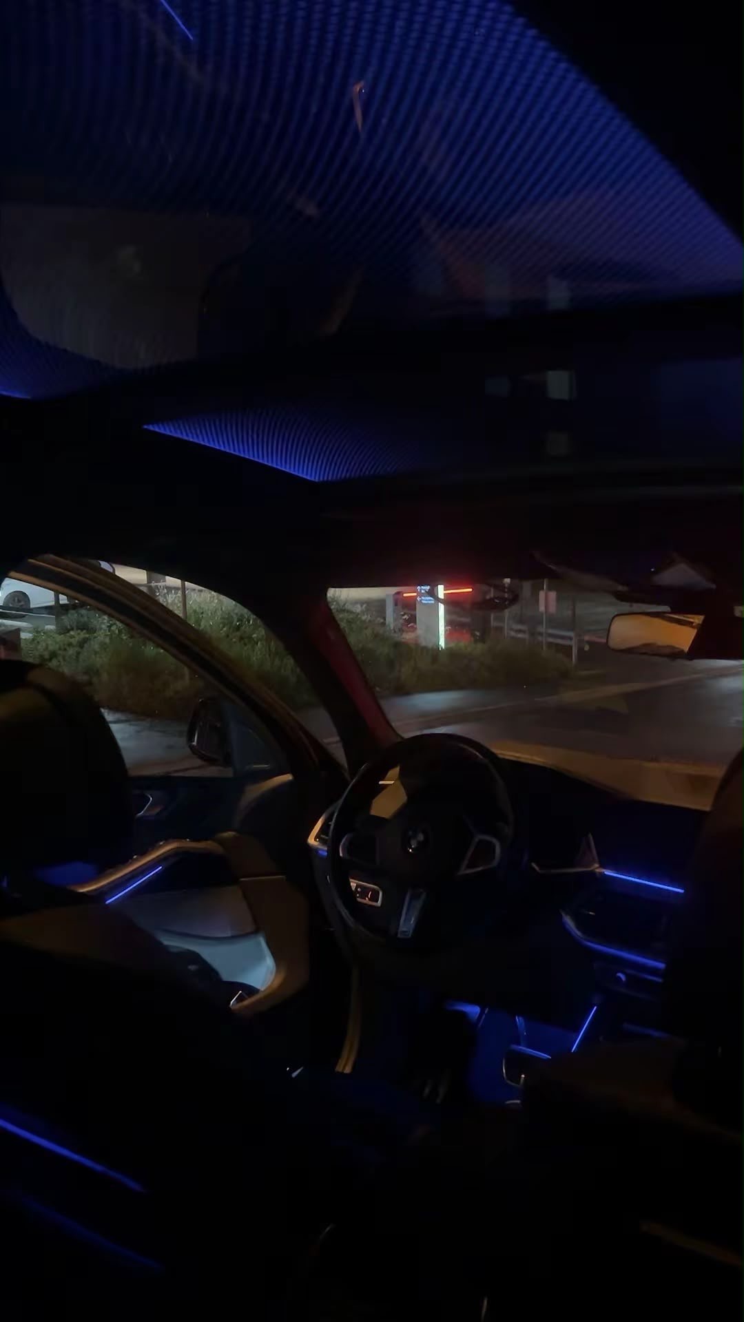 BMW M50i xDrive-image-12