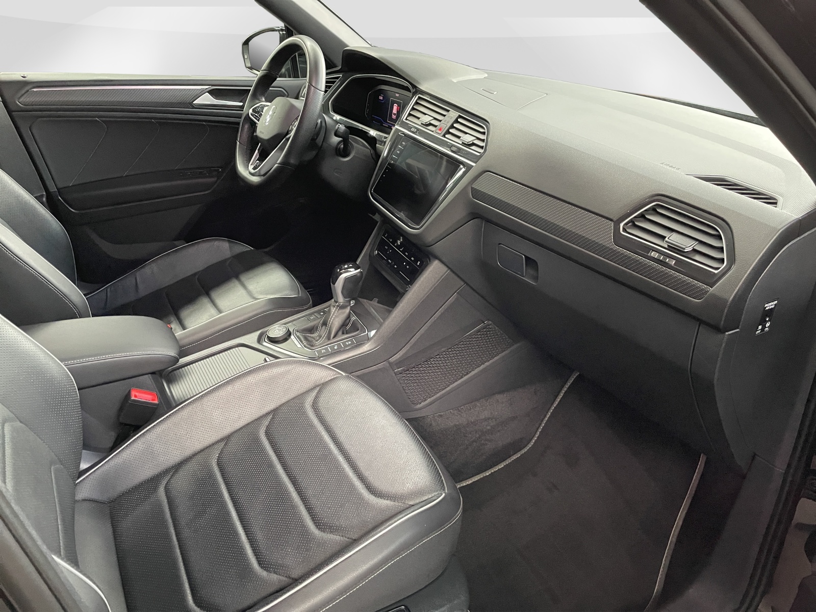 VW Tiguan Allspace 2.0 TSI R-Line DSG 7.PL-image-8