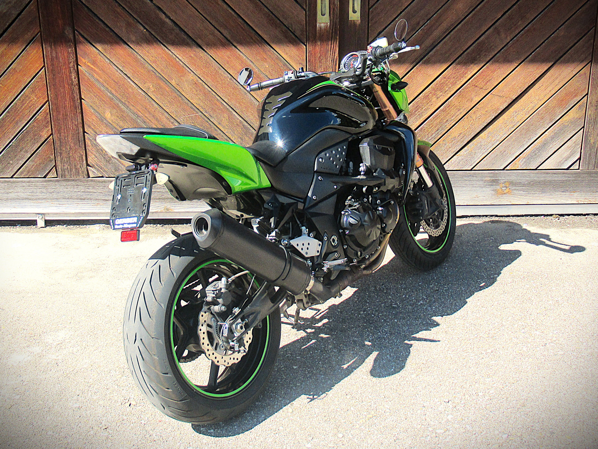 KAWASAKI Z 750 R-showroom-element-1