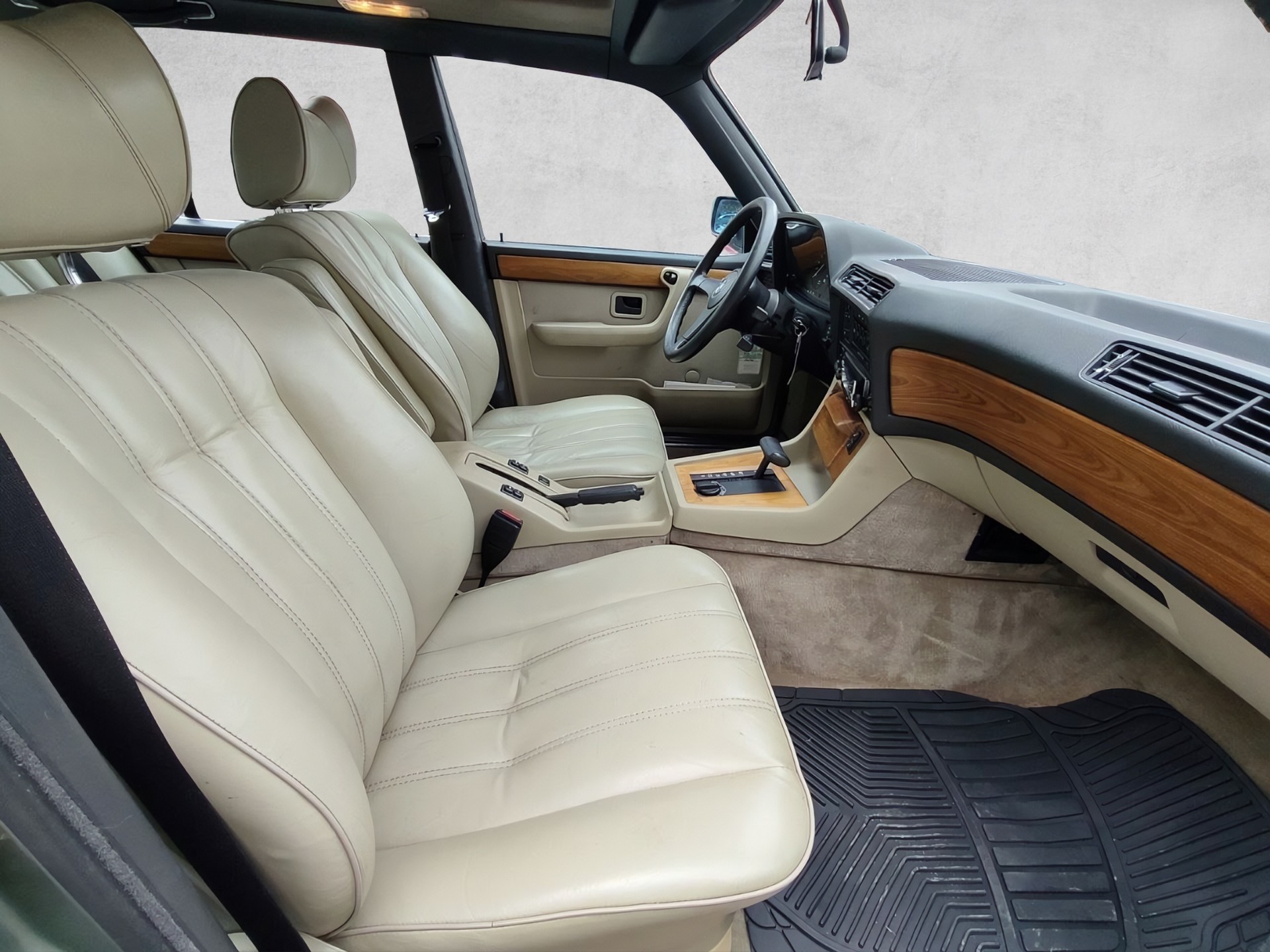 BMW 745i A Turbo-image-12