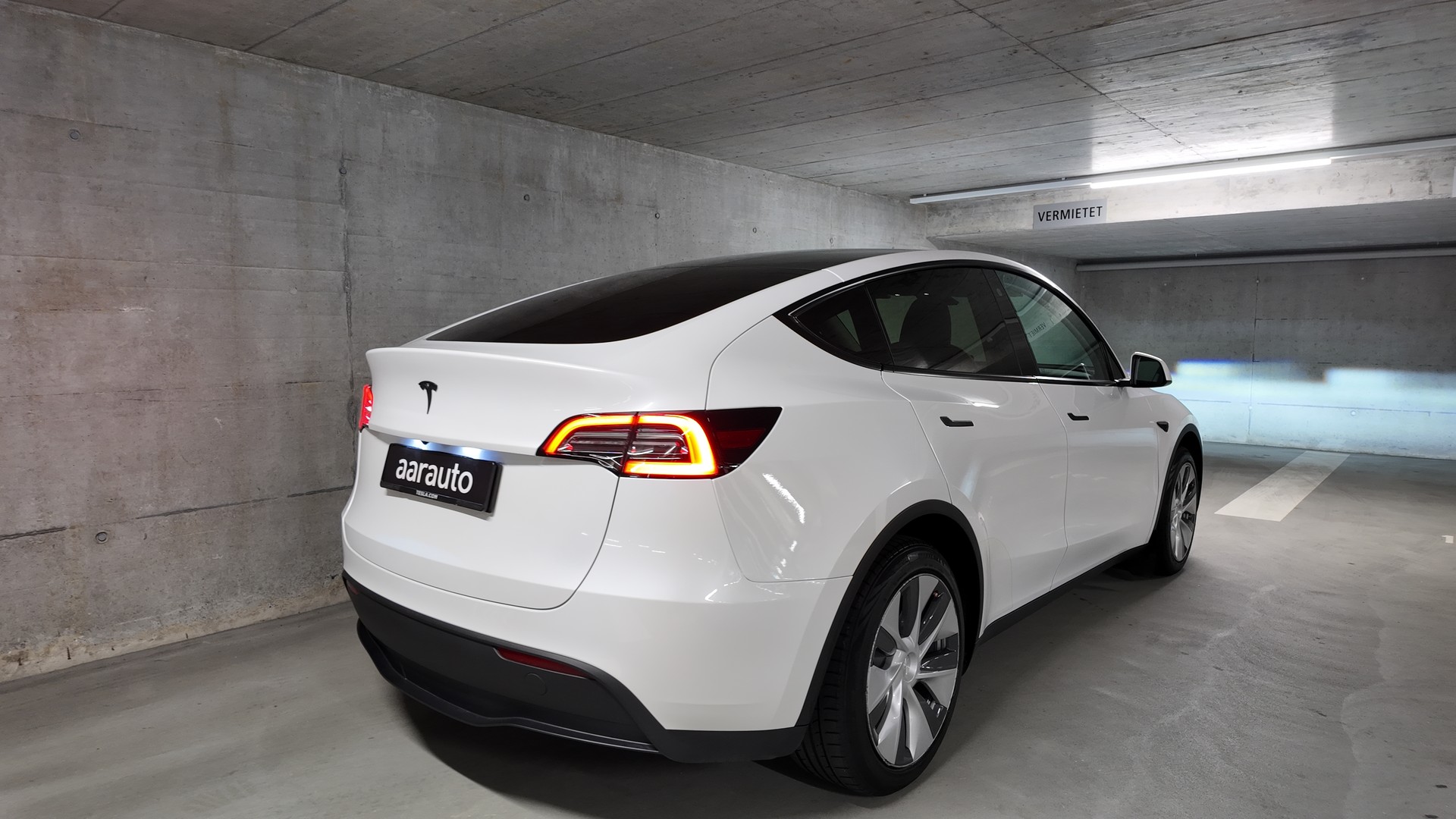 TESLA Model Y RWD-image-5