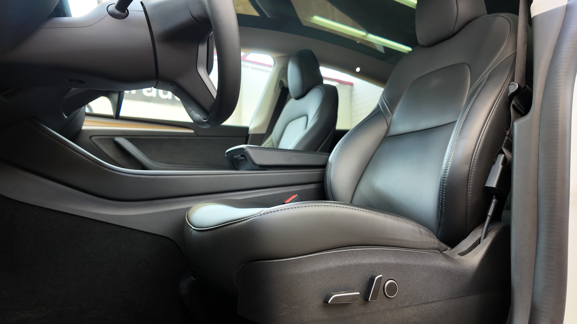 TESLA Model Y RWD-image-12