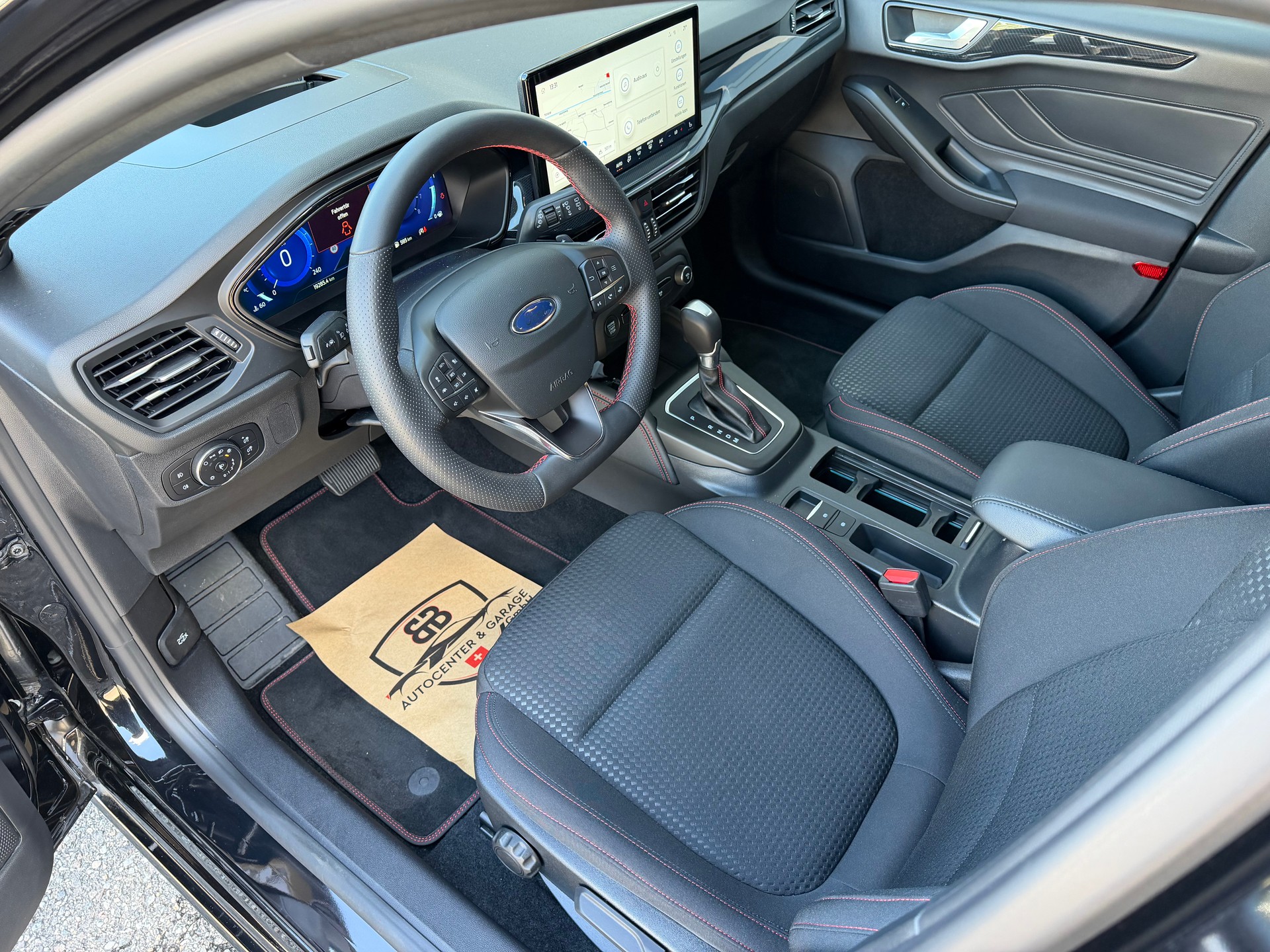 FORD Focus 1.0 MHEV ST-Line X Automat-image-11