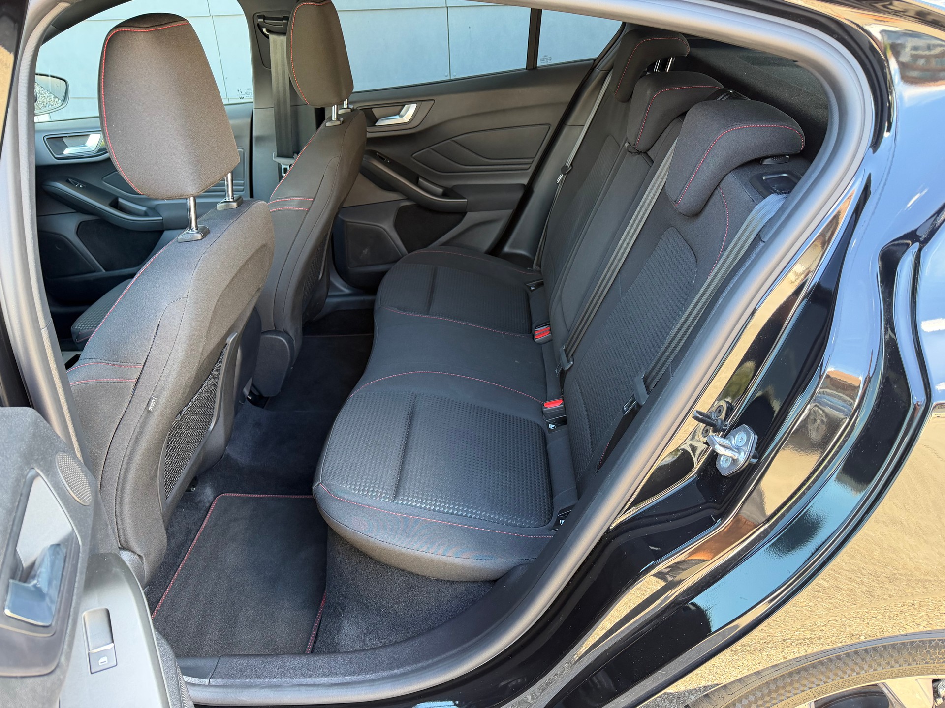 FORD Focus 1.0 MHEV ST-Line X Automat-image-12
