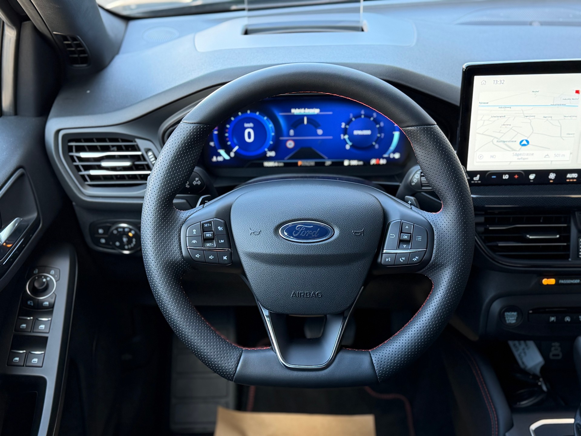FORD Focus 1.0 MHEV ST-Line X Automat-image-14