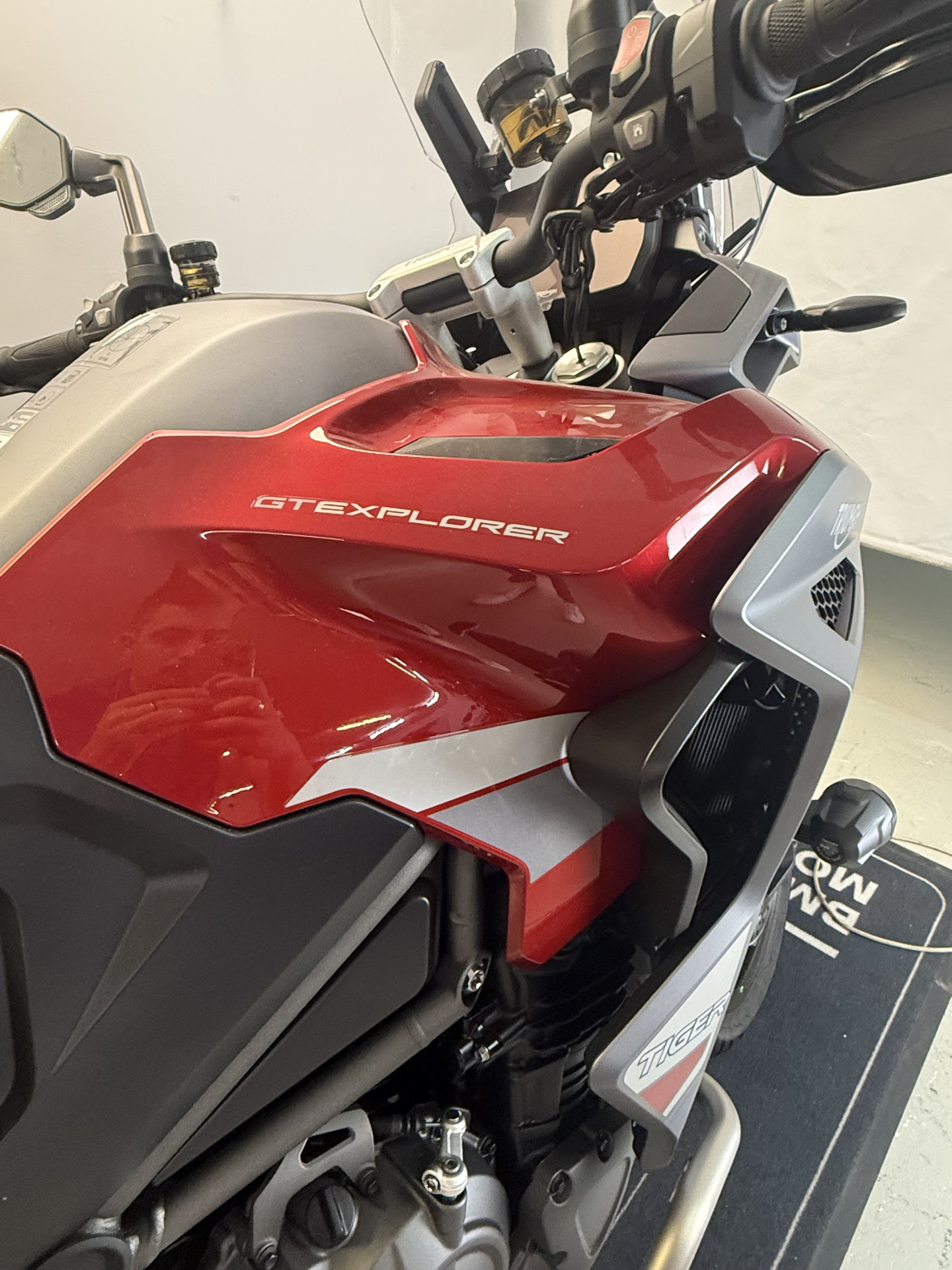 TRIUMPH Tiger 1200 GT Explorer-showroom-element-2