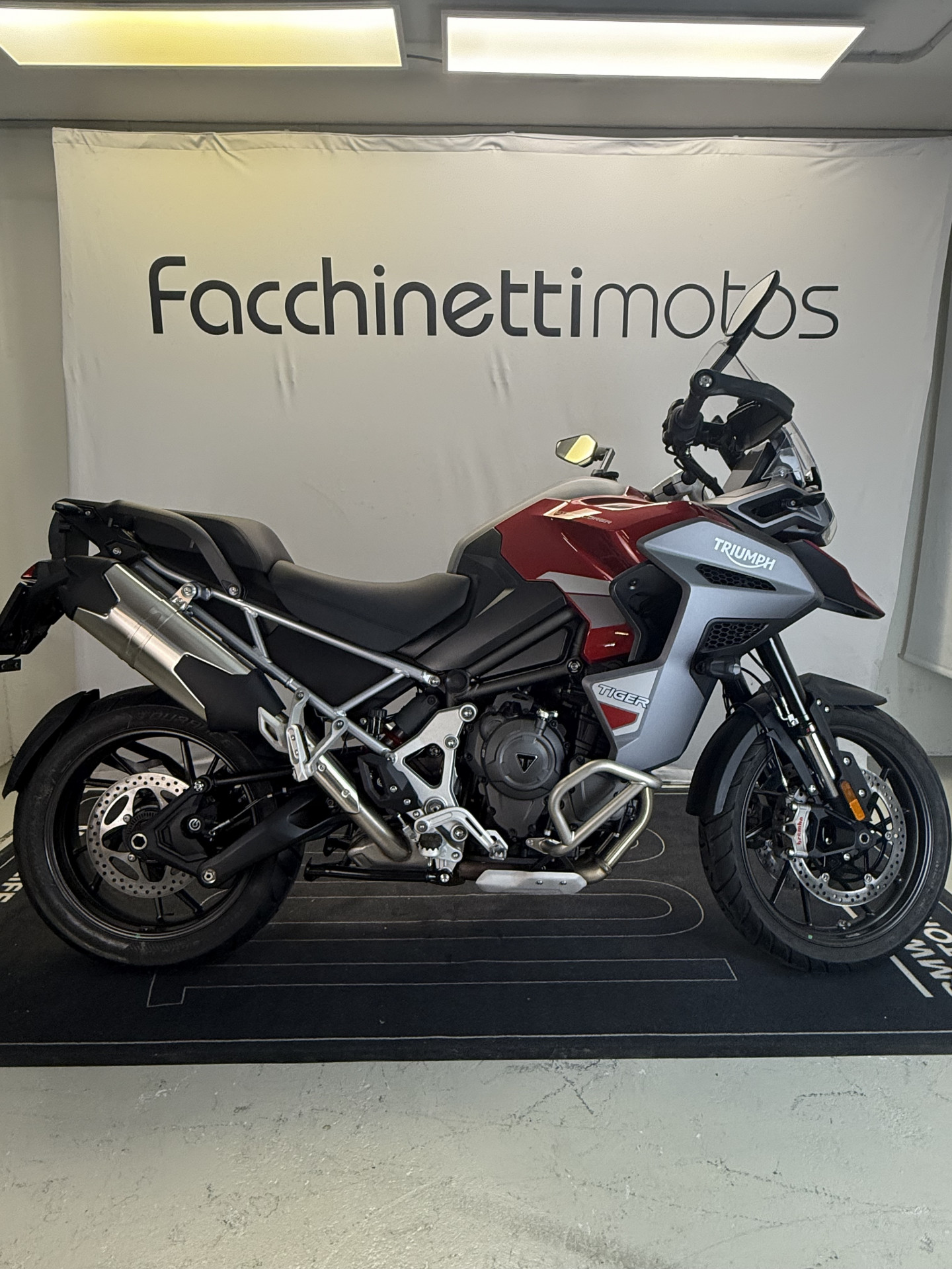TRIUMPH Tiger 1200 GT Explorer-showroom-element-3