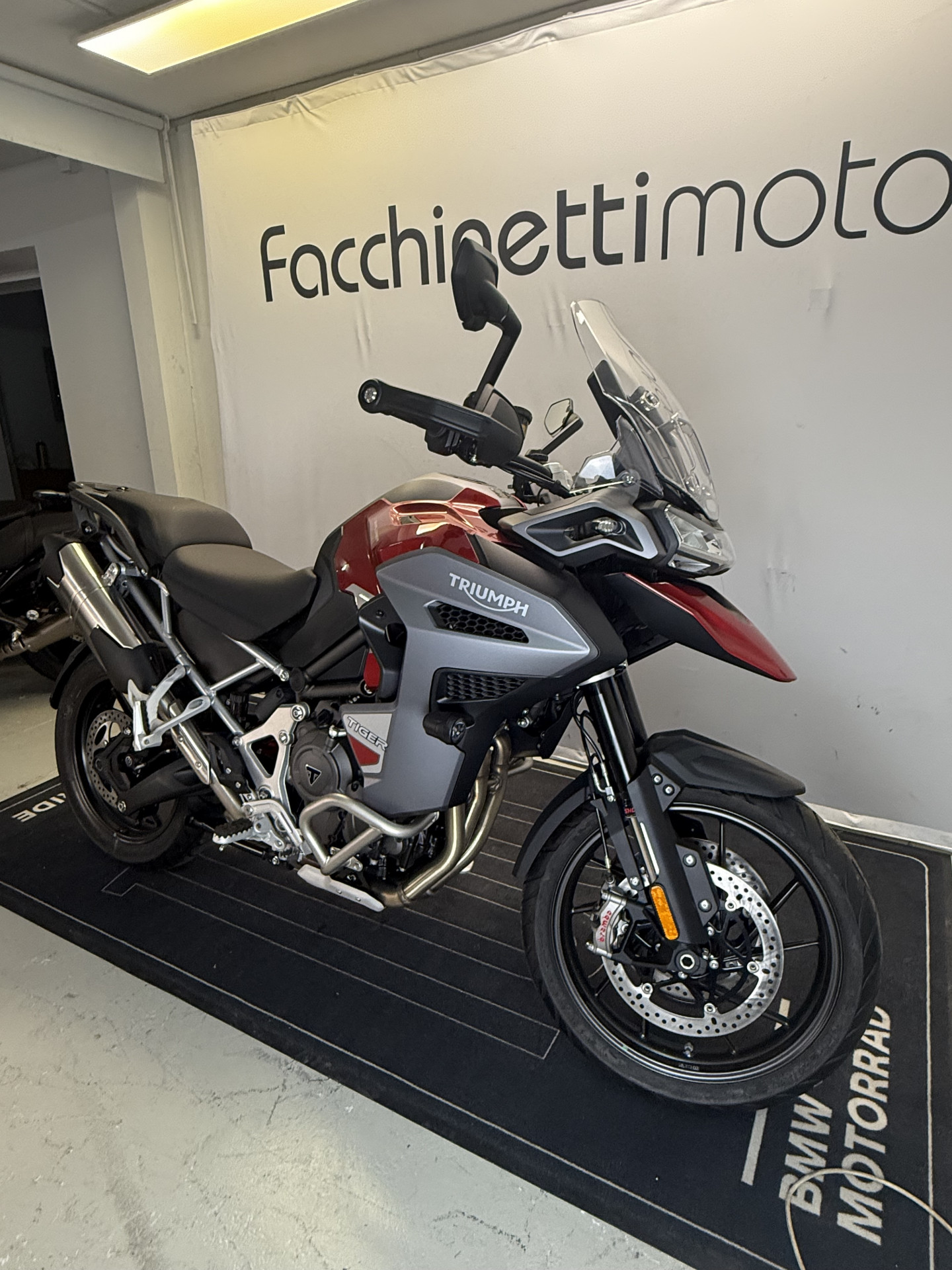 TRIUMPH Tiger 1200 GT Explorer-showroom-element-1