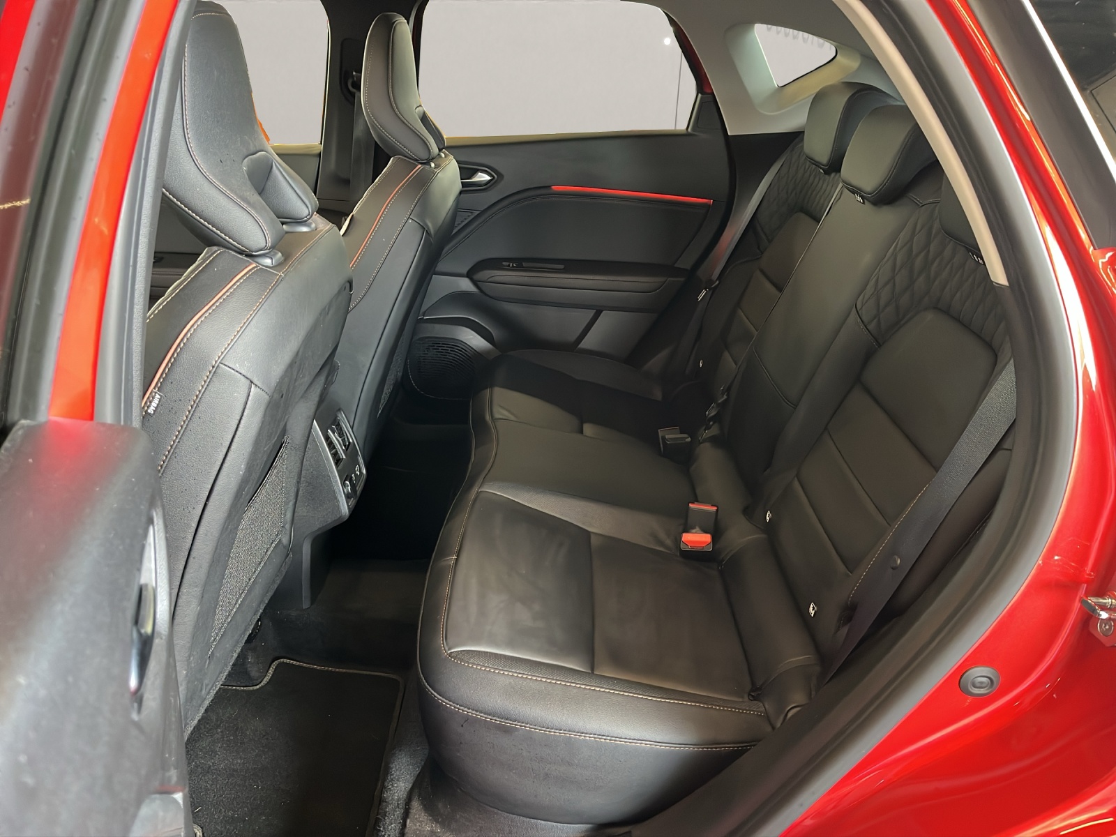 RENAULT Captur 1.3 TCe 140 Initiale EDC ERSATZWAGEN-image-4