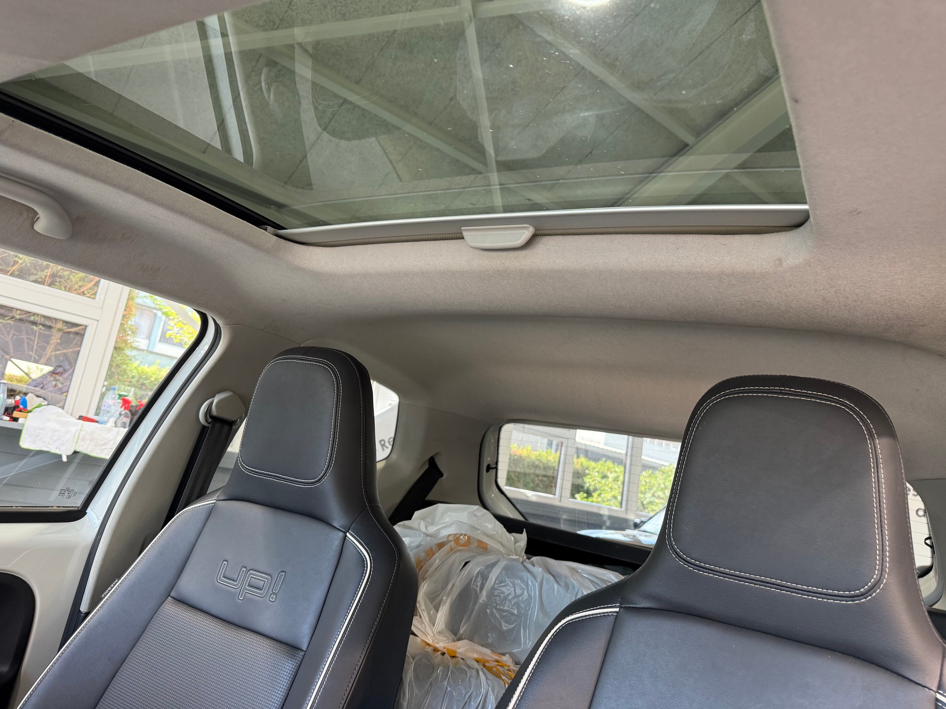 VW Up 1.0 white up ASG-image-12