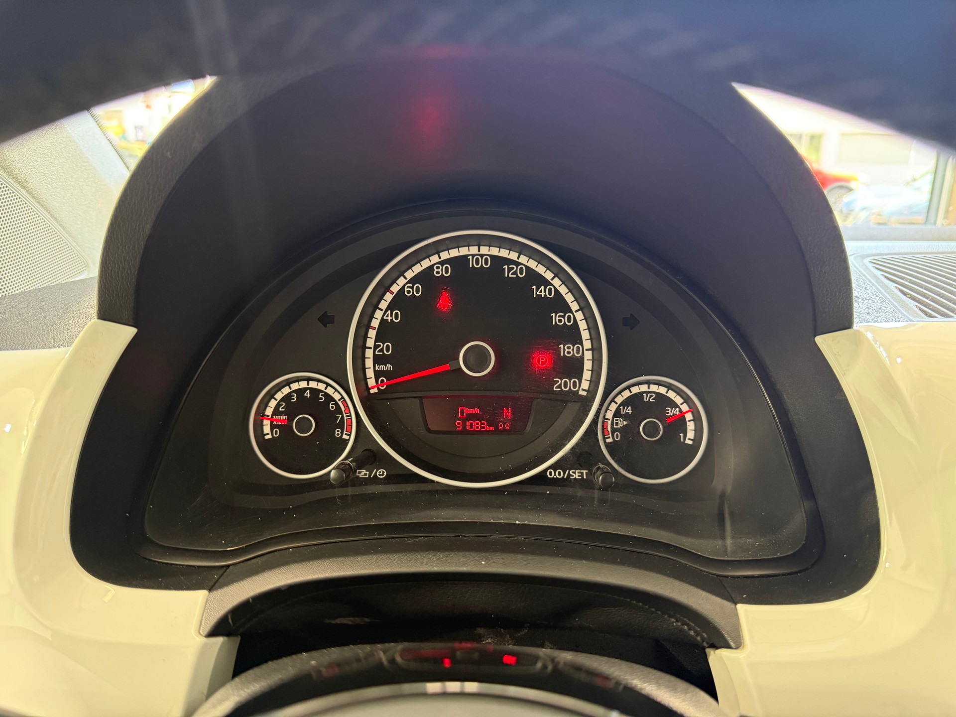 VW Up 1.0 white up ASG-image-7