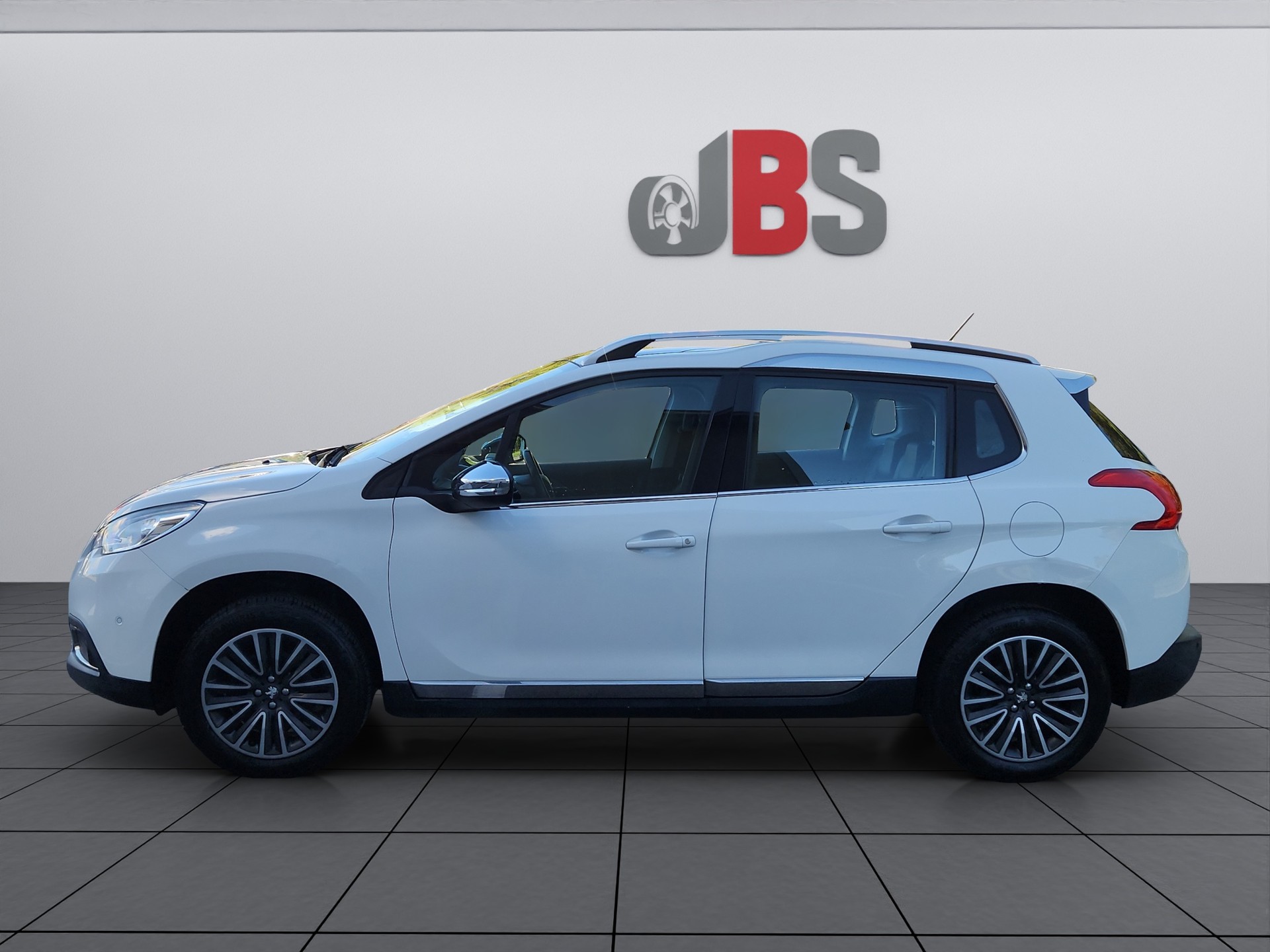 PEUGEOT 2008 1.2 PureTech Allure-image-2