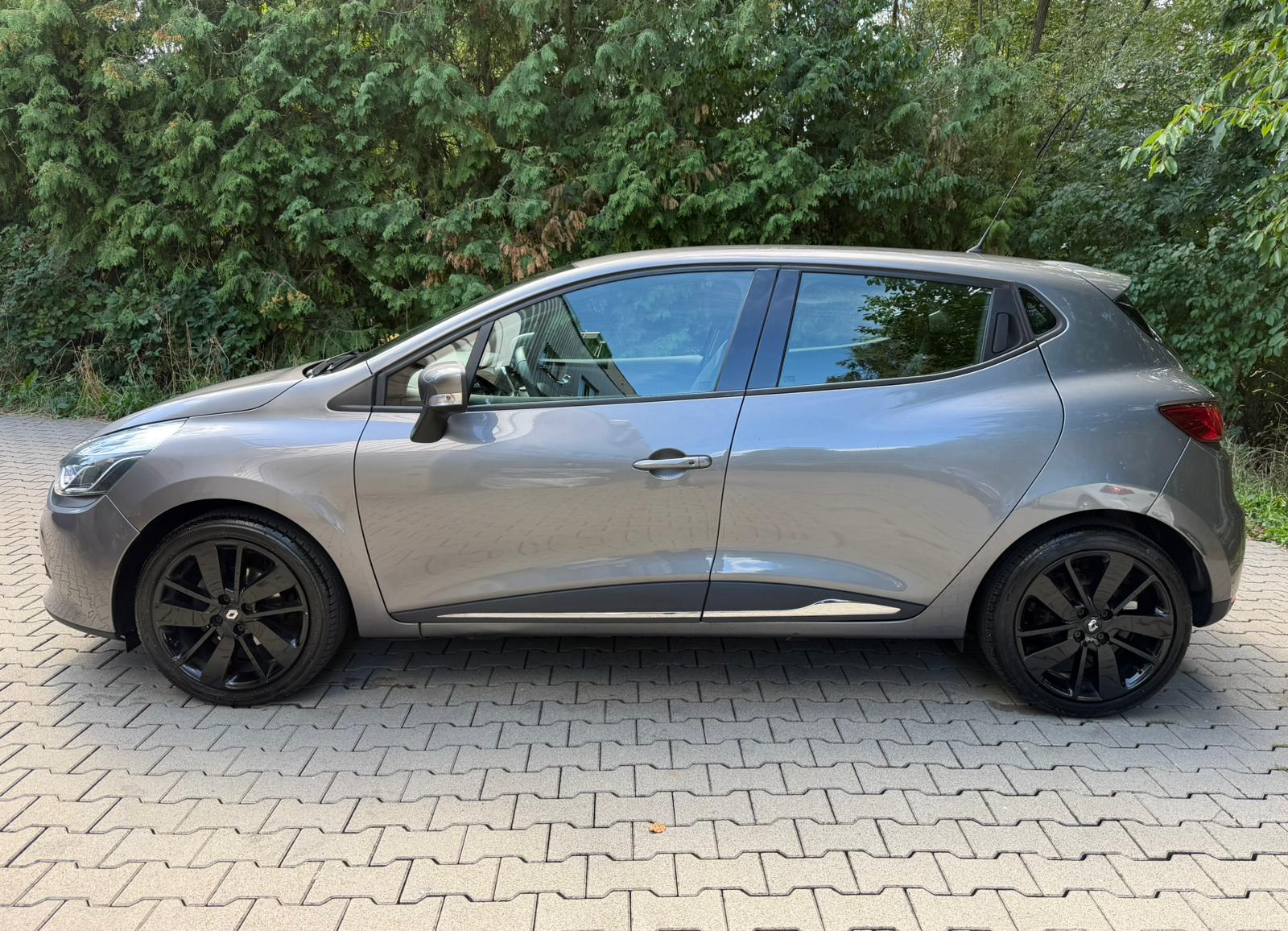 RENAULT Clio 1.2 16V T Swiss Edition EDC-showroom-element-1