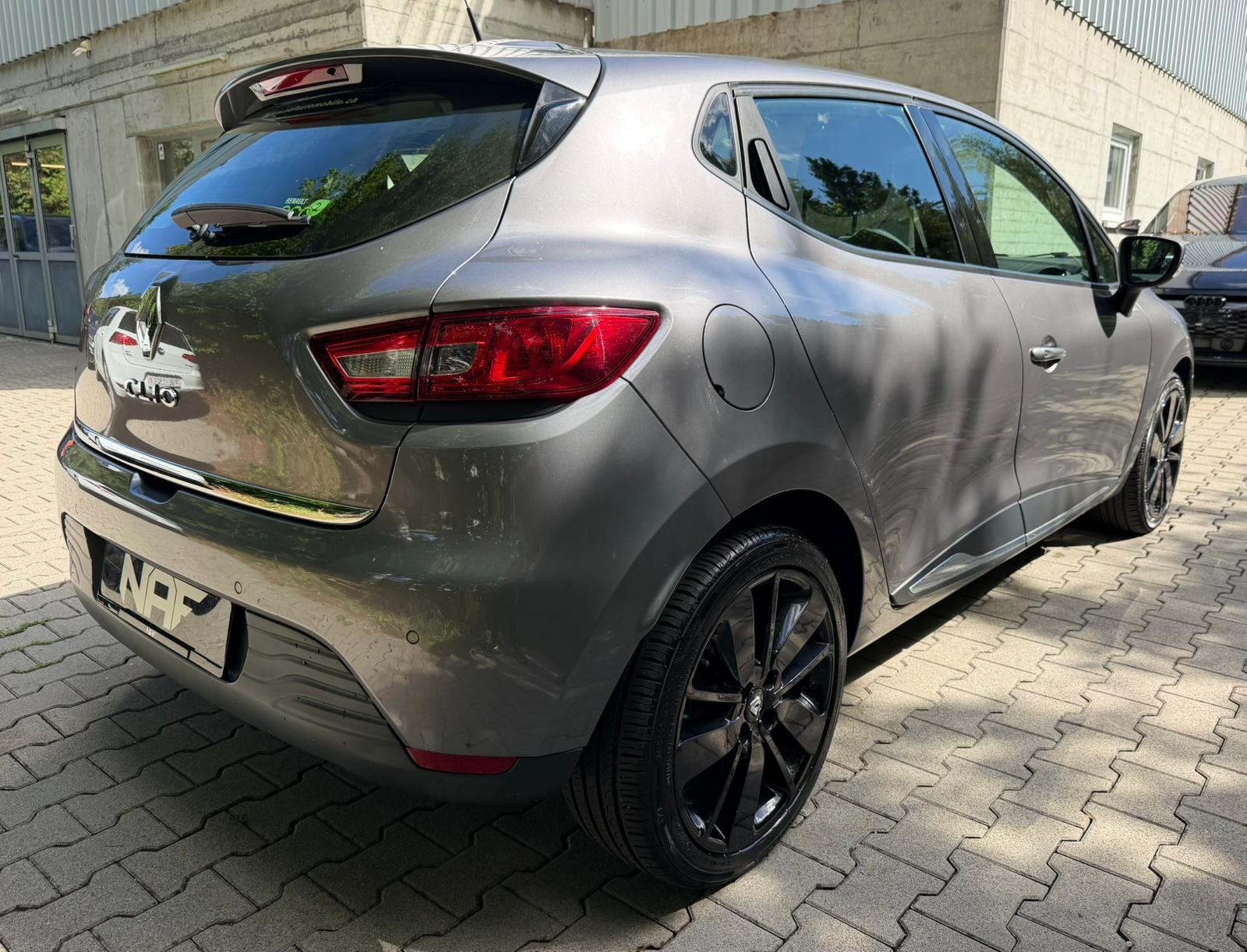 RENAULT Clio 1.2 16V T Swiss Edition EDC-image-4