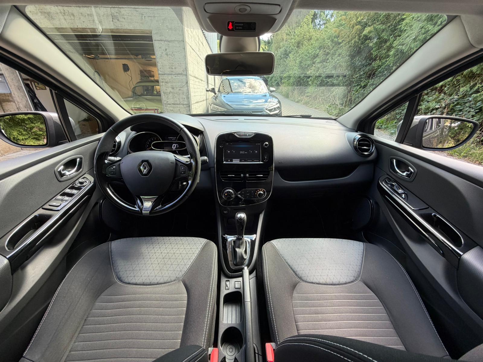 RENAULT Clio 1.2 16V T Swiss Edition EDC-image-18