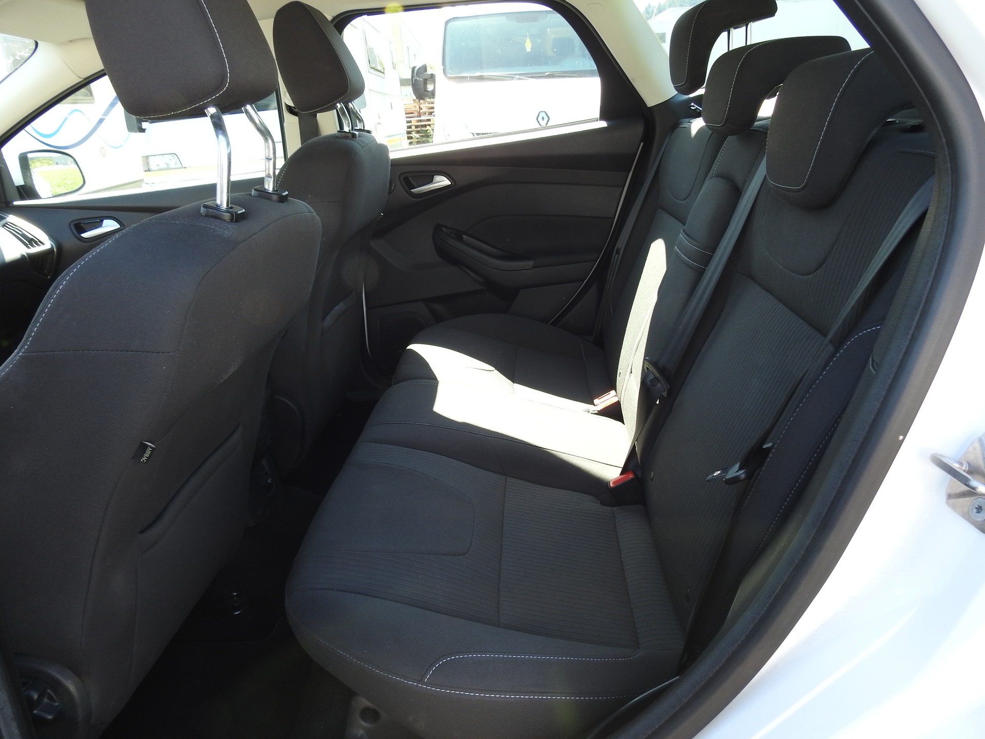 FORD Focus 2.0 TDCi Titanium PowerShift-image-13