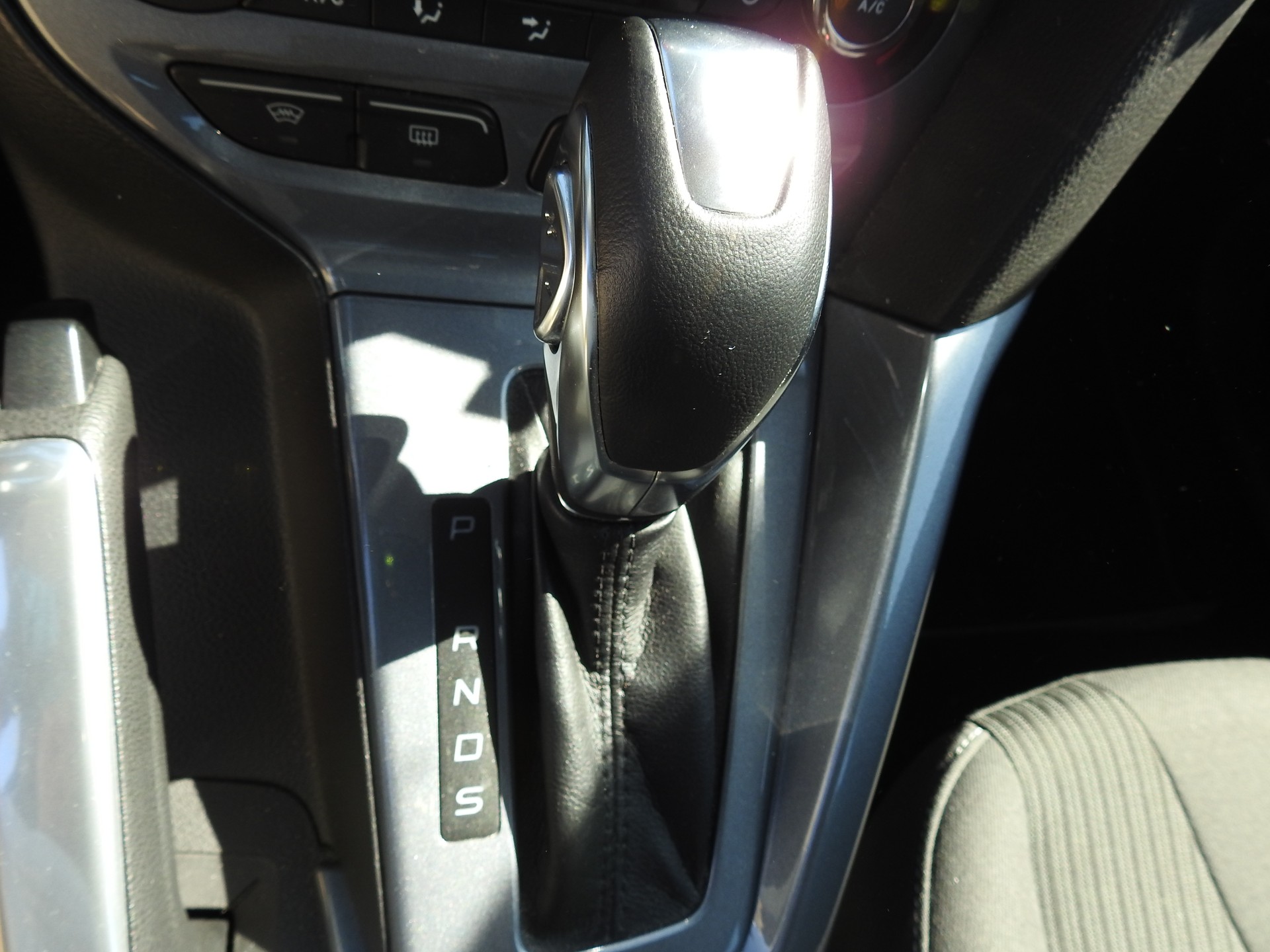 FORD Focus 2.0 TDCi Titanium PowerShift-image-19