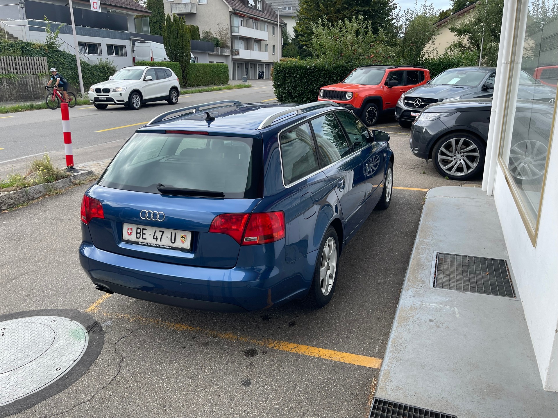 AUDI A4 Avant 2.0 TDI-image-8