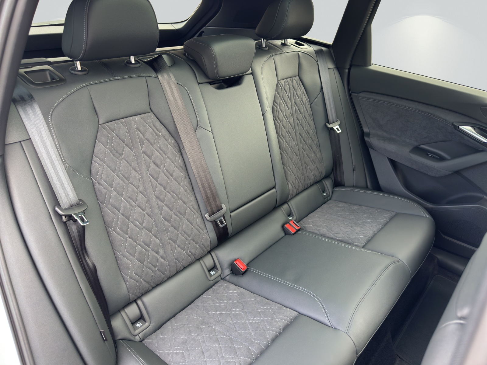 AUDI Q6 e-tron quattro-image-8