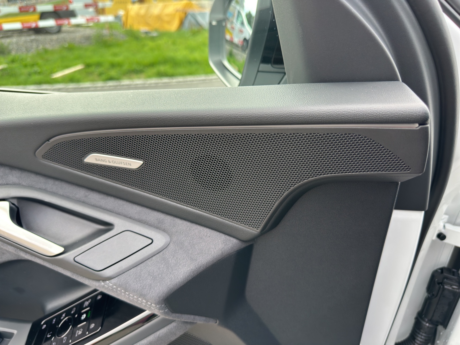 AUDI Q6 e-tron quattro-image-16