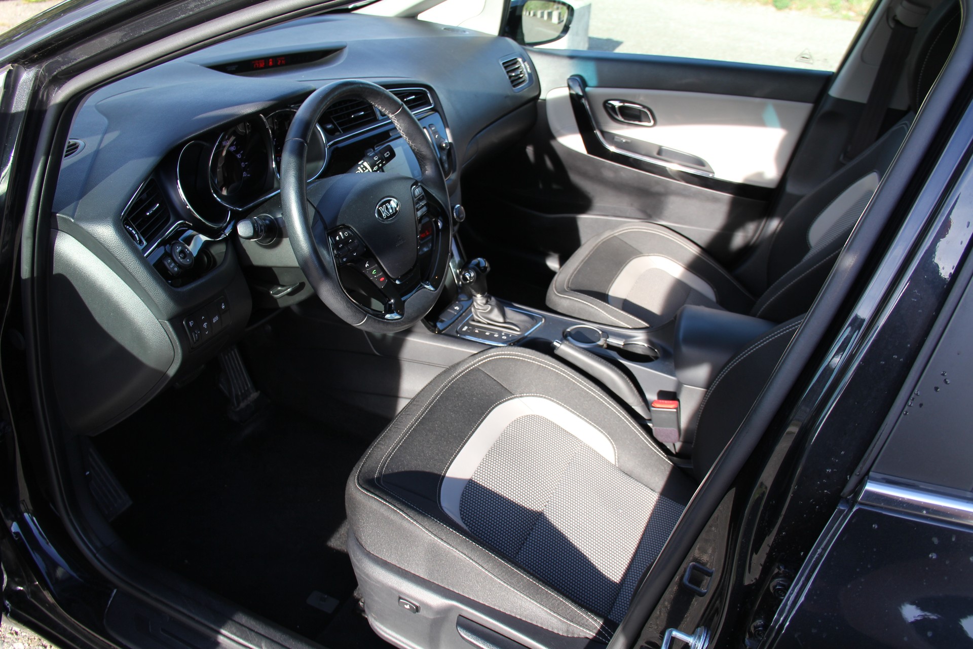 KIA Cee'd Sportswagon 1.6 GDi Style DCT-image-6