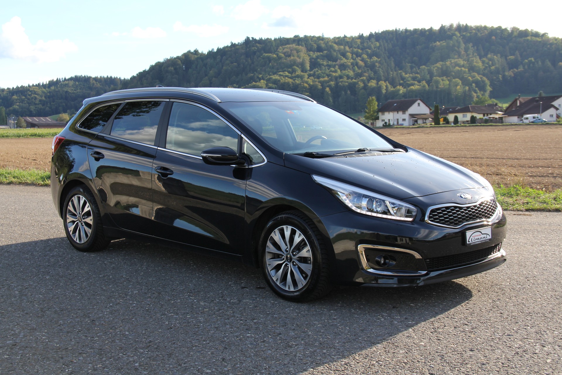 KIA Cee'd Sportswagon 1.6 GDi Style DCT-image-2