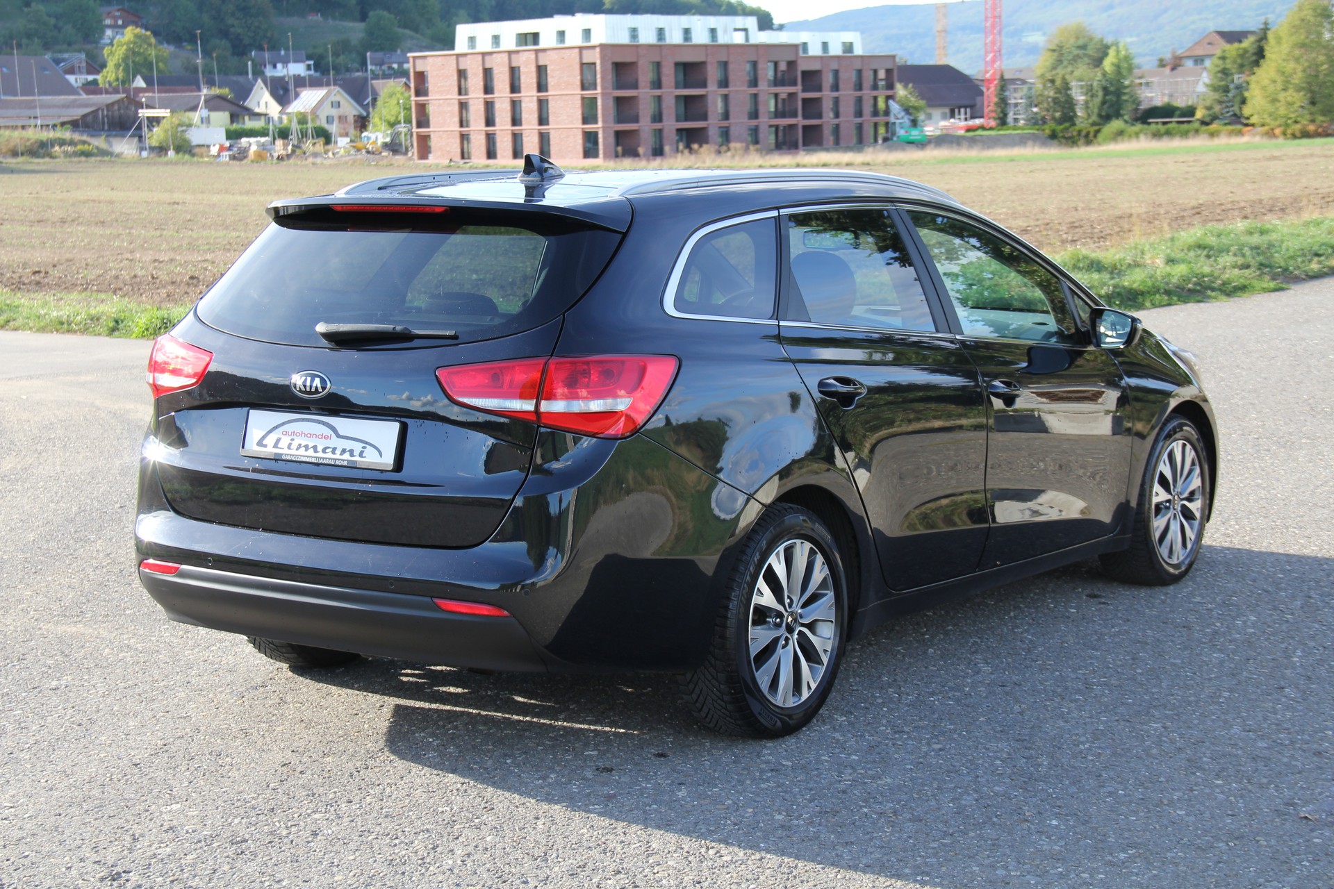 KIA Cee'd Sportswagon 1.6 GDi Style DCT-image-4