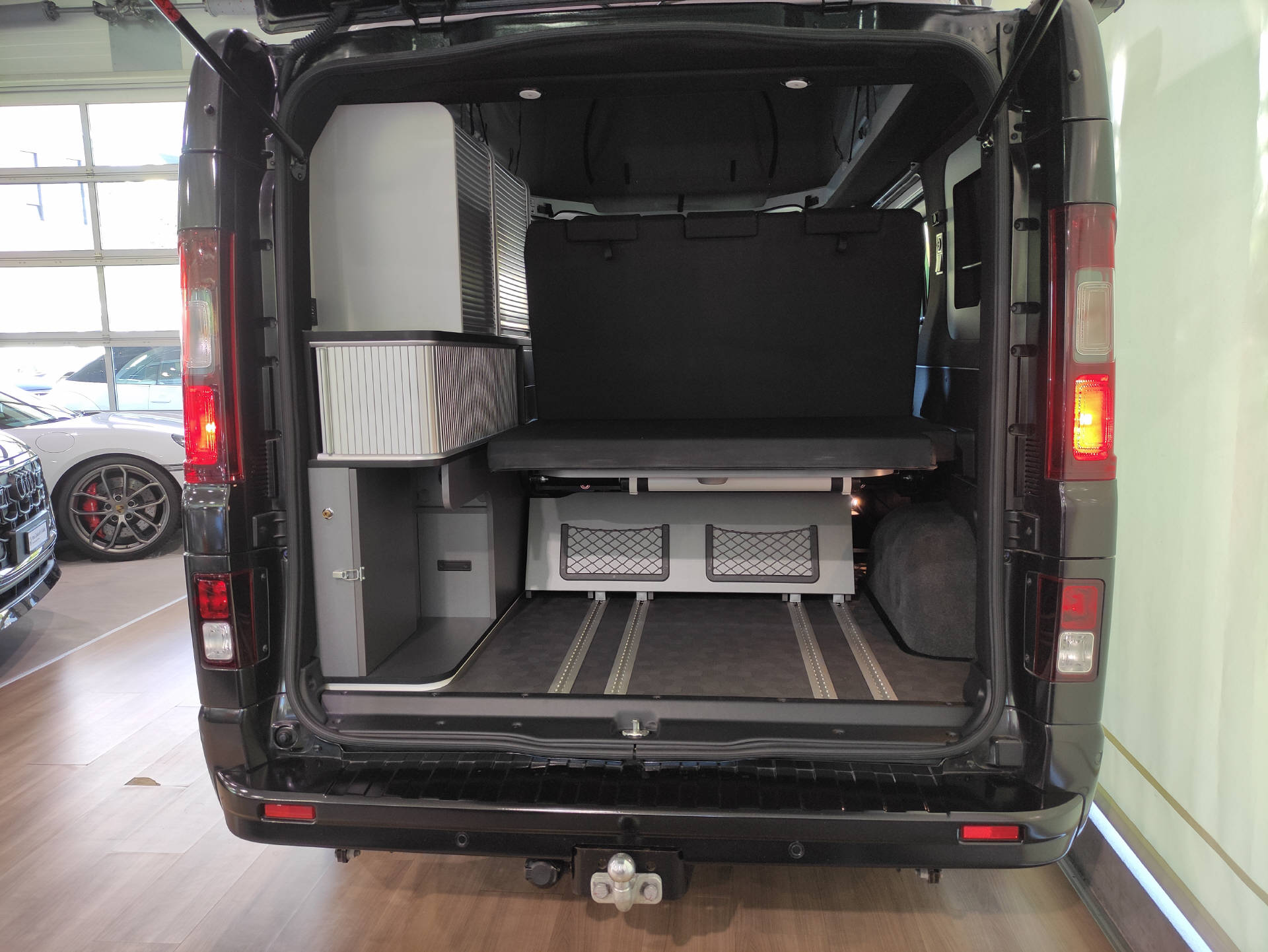 RENAULT Trafic Spacenomad 2.0 dCi Blue 170 iconic-image-21