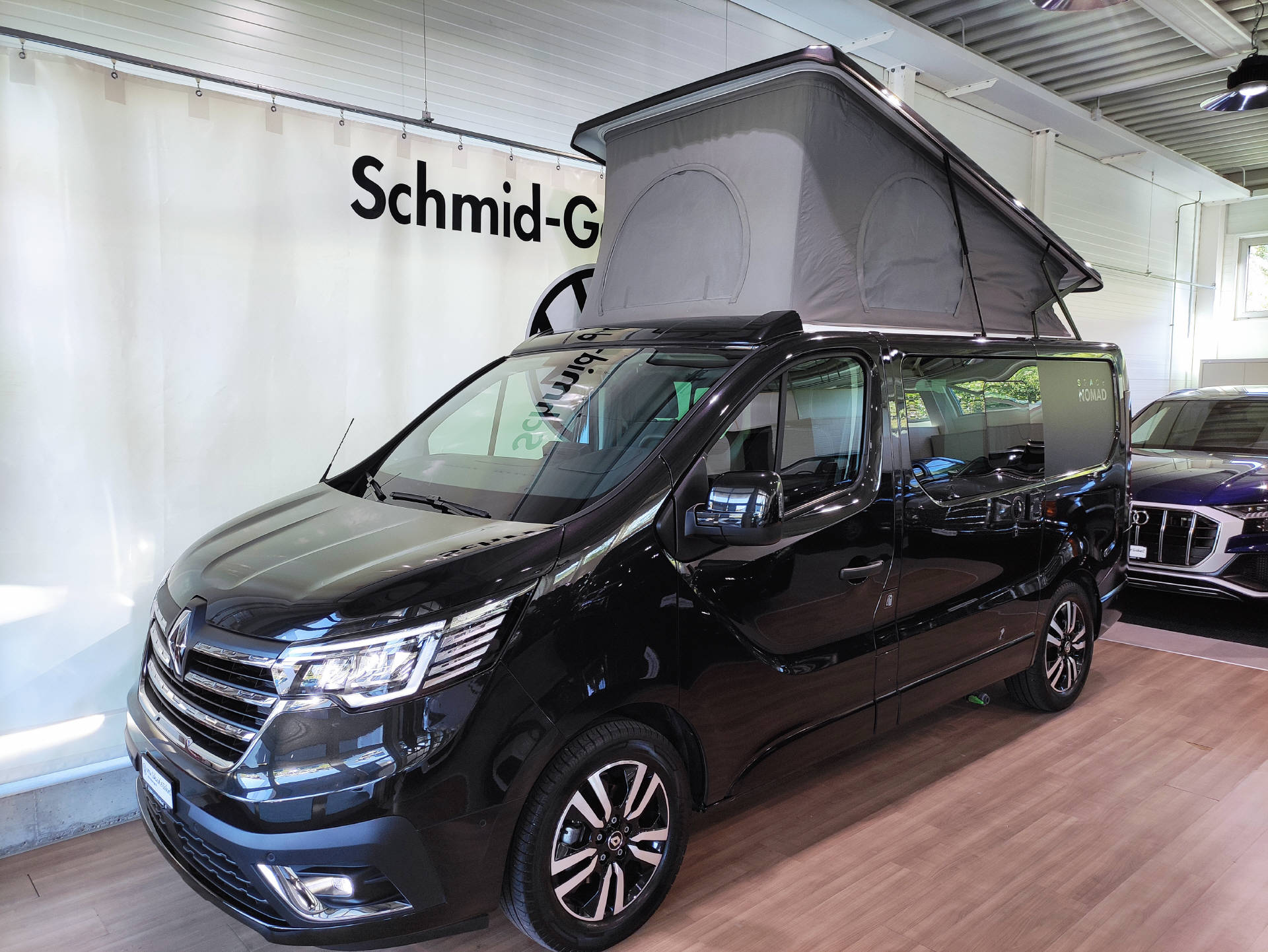 RENAULT Trafic Spacenomad 2.0 dCi Blue 170 iconic-image-0