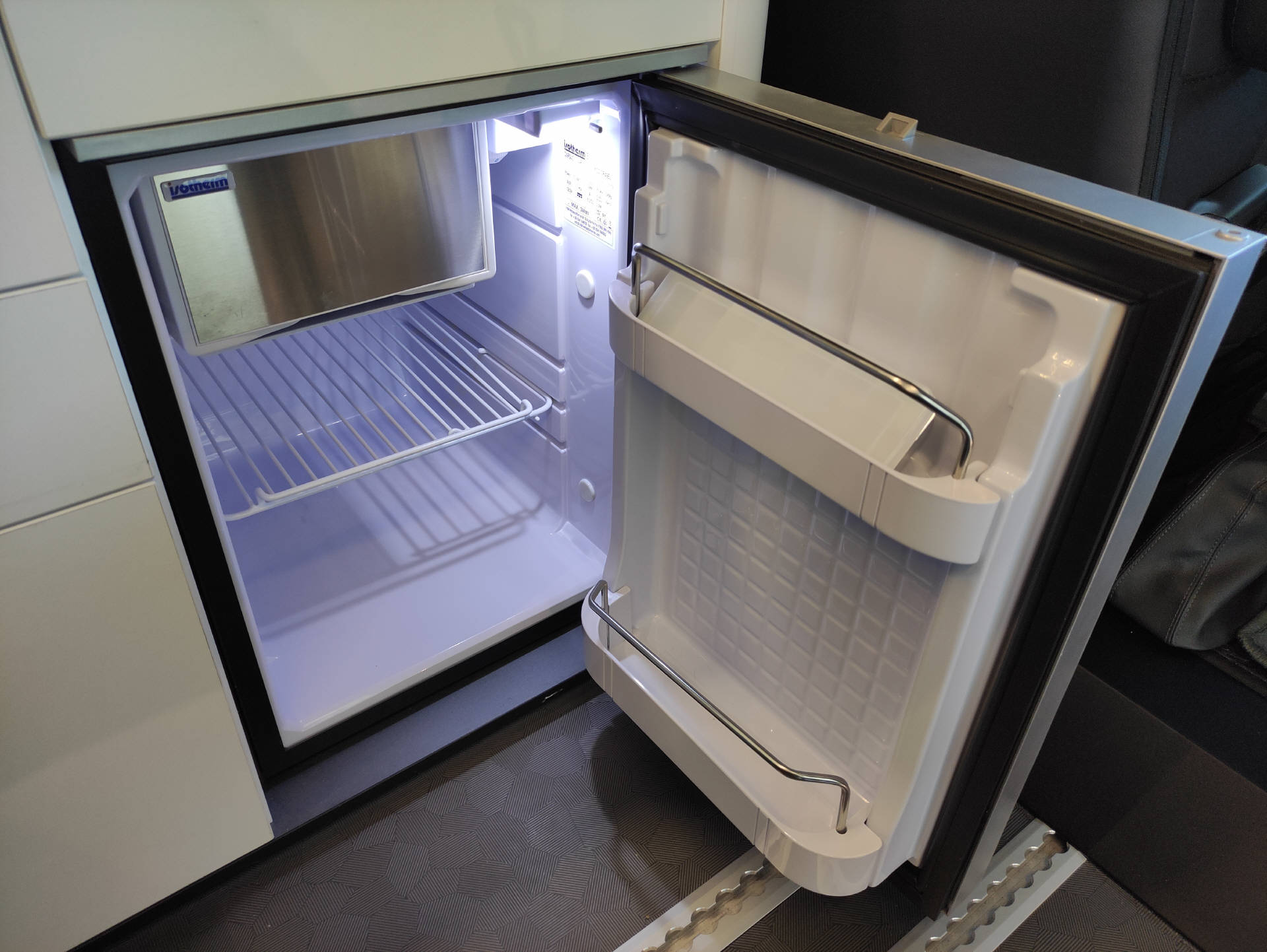 RENAULT Trafic Spacenomad 2.0 dCi Blue 170 iconic-image-18