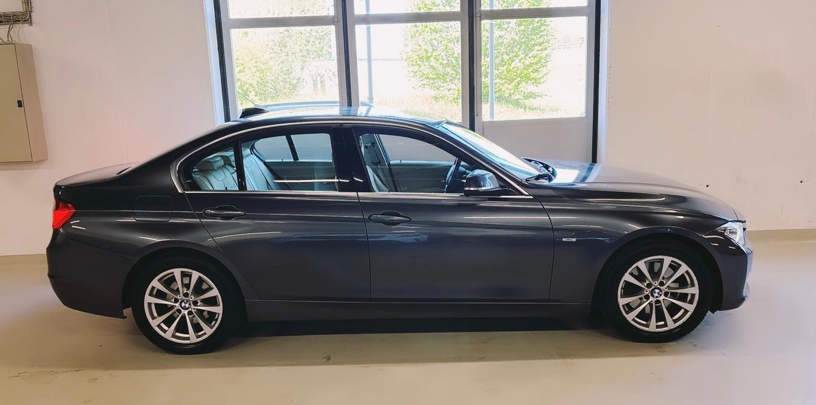 BMW 328i xDrive Steptronic-image-8