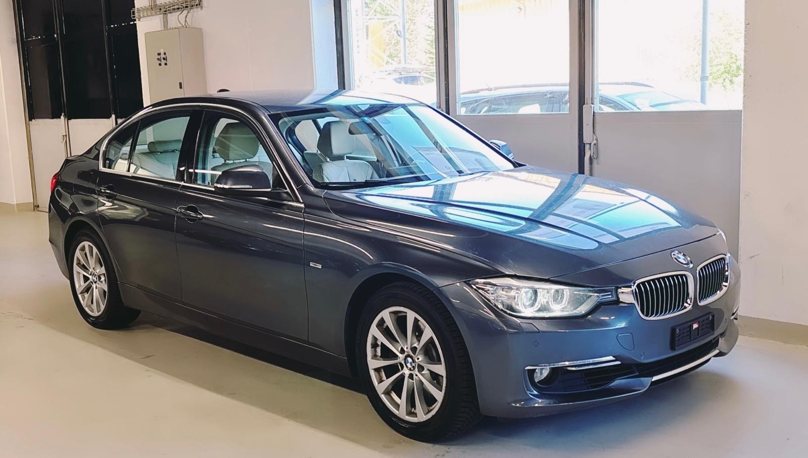 BMW 328i xDrive Steptronic-image-5