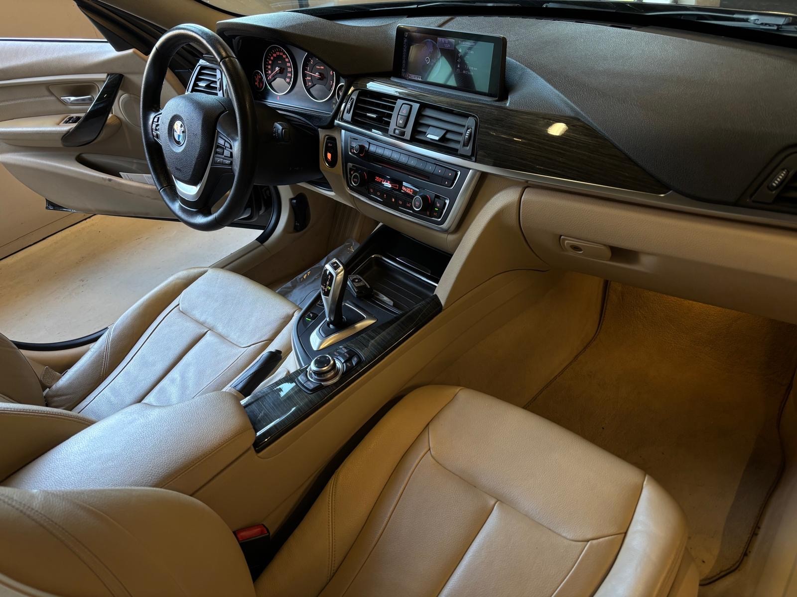 BMW 328i xDrive Steptronic-image-9