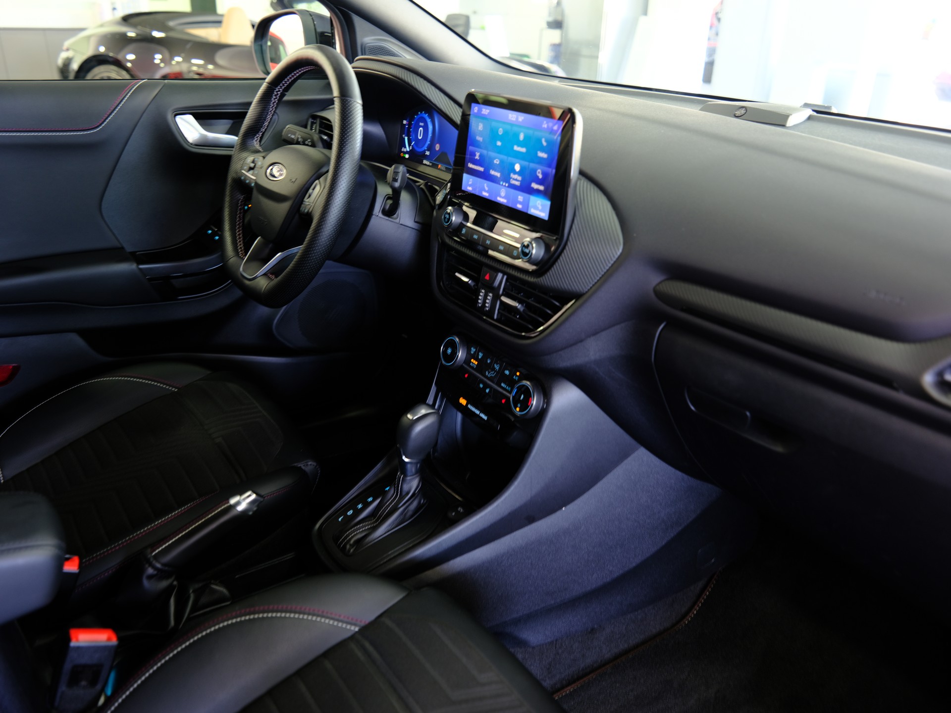FORD Puma 1.0 MHEV ST-Line Automat *RÜCKFAHRKAMERA* *SITZHEIZUNG*-image-17