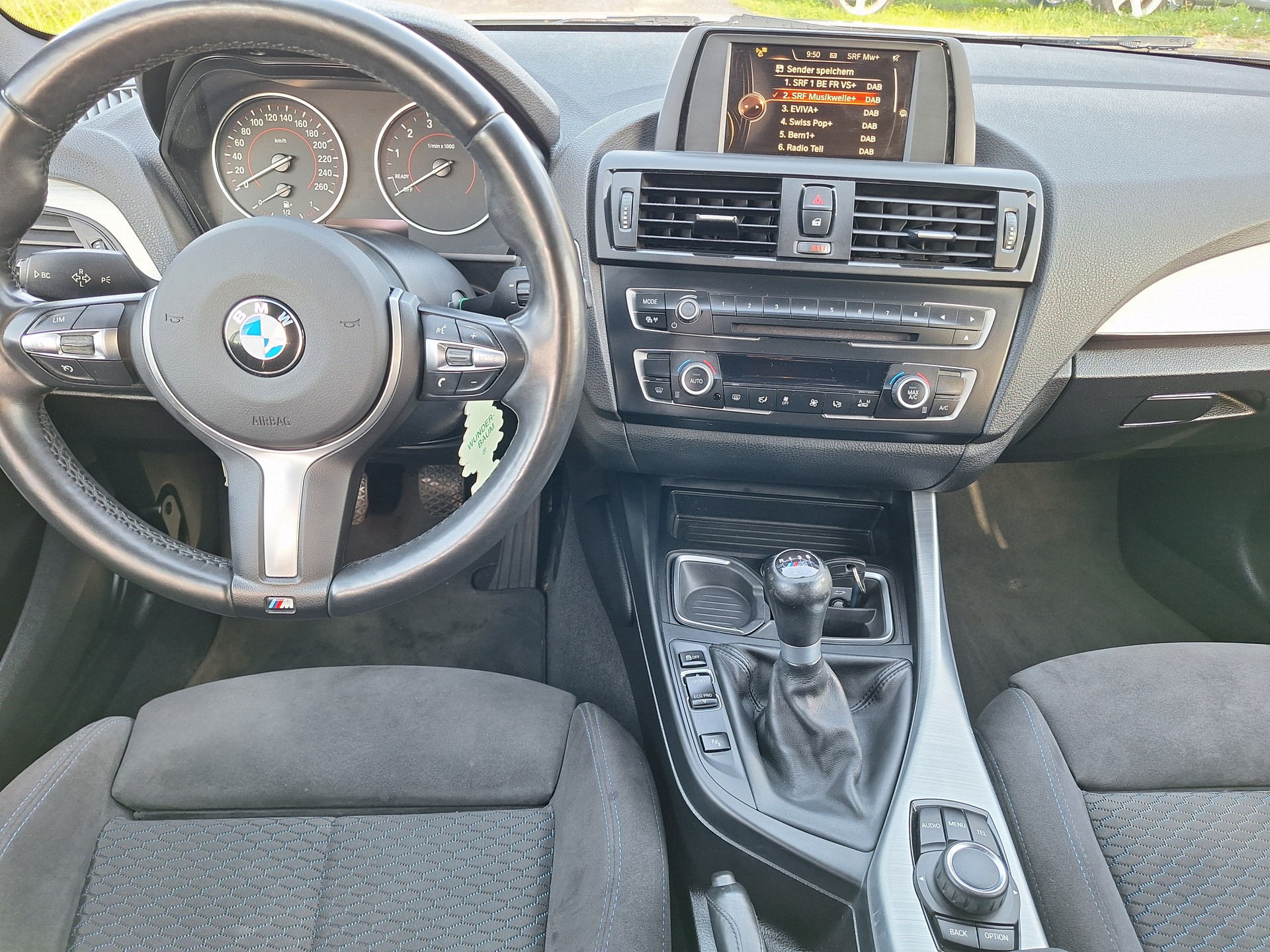 BMW 116i-image-10