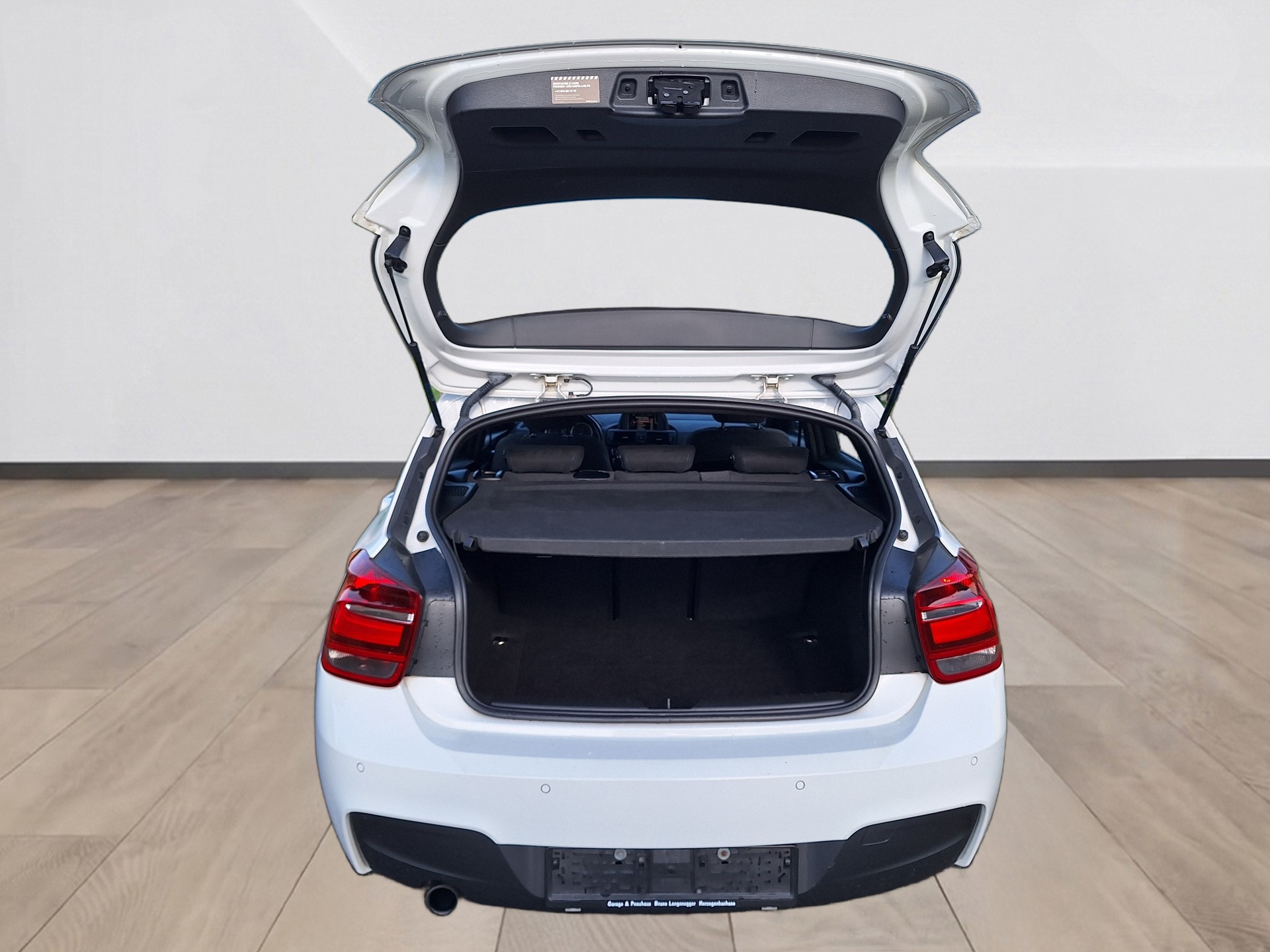 BMW 116i-image-9