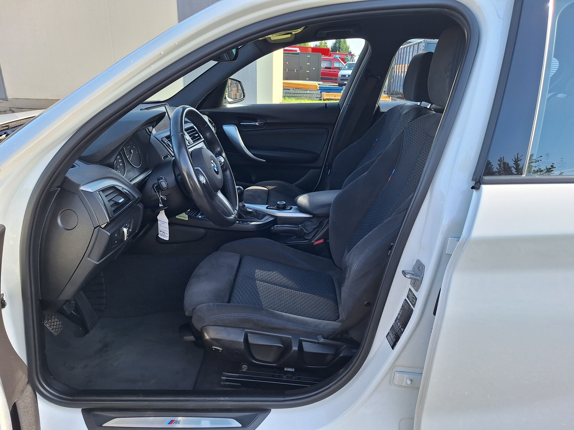 BMW 116i-image-6