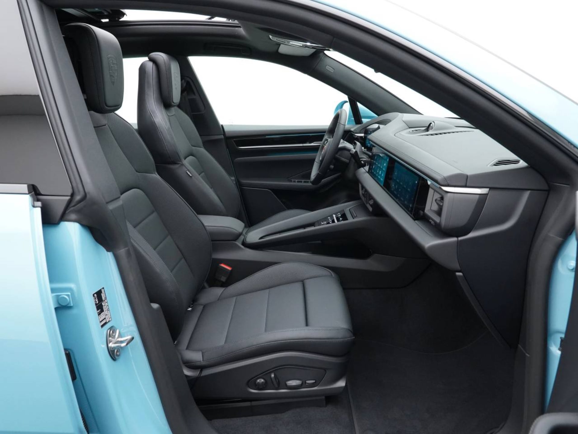 PORSCHE Macan 4S-image-25