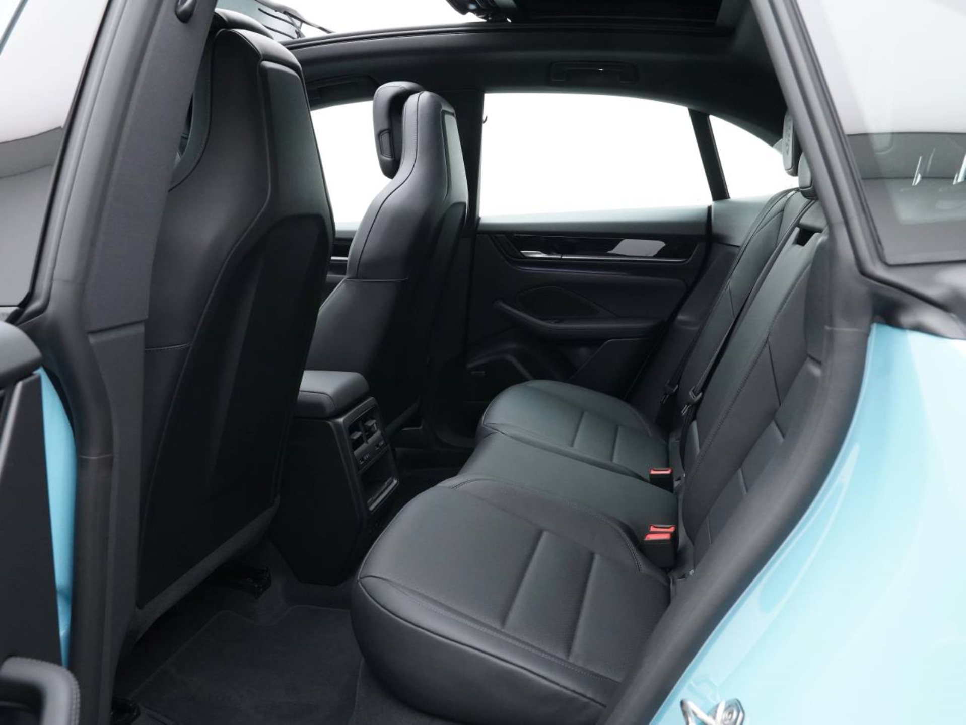 PORSCHE Macan 4S-image-28