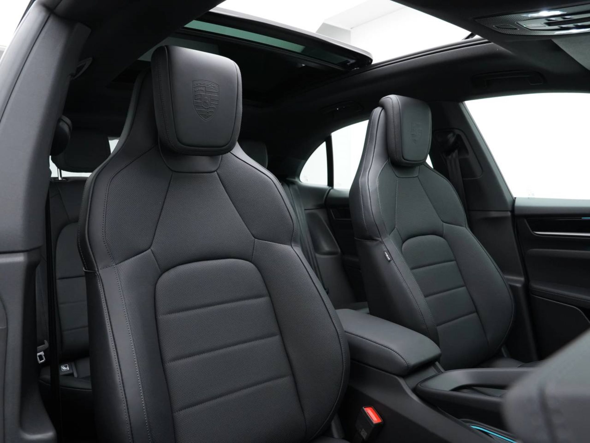 PORSCHE Macan 4S-image-26