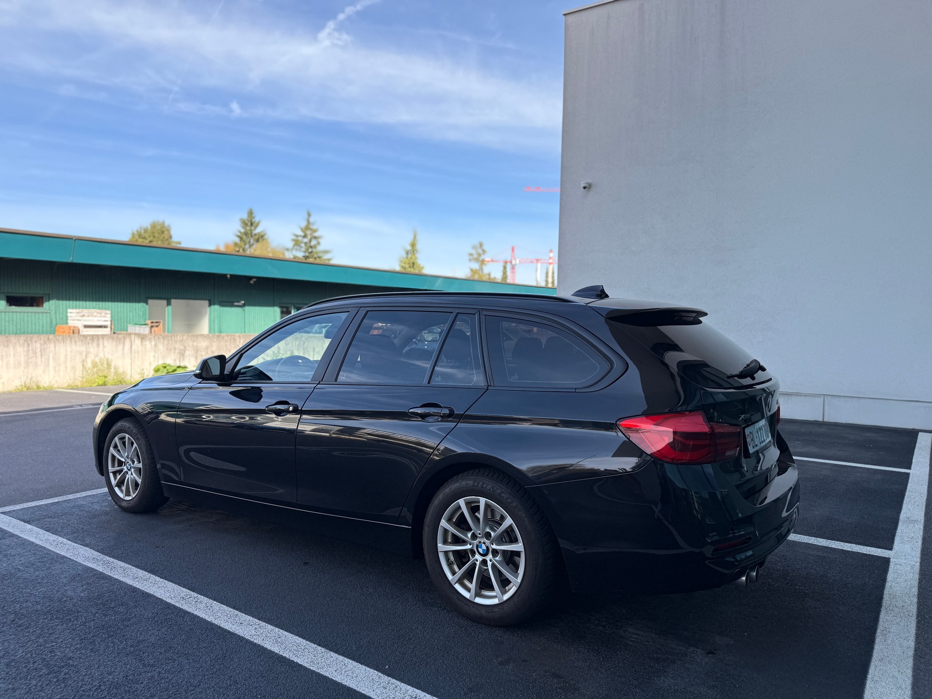 BMW 320d xDrive-image-1