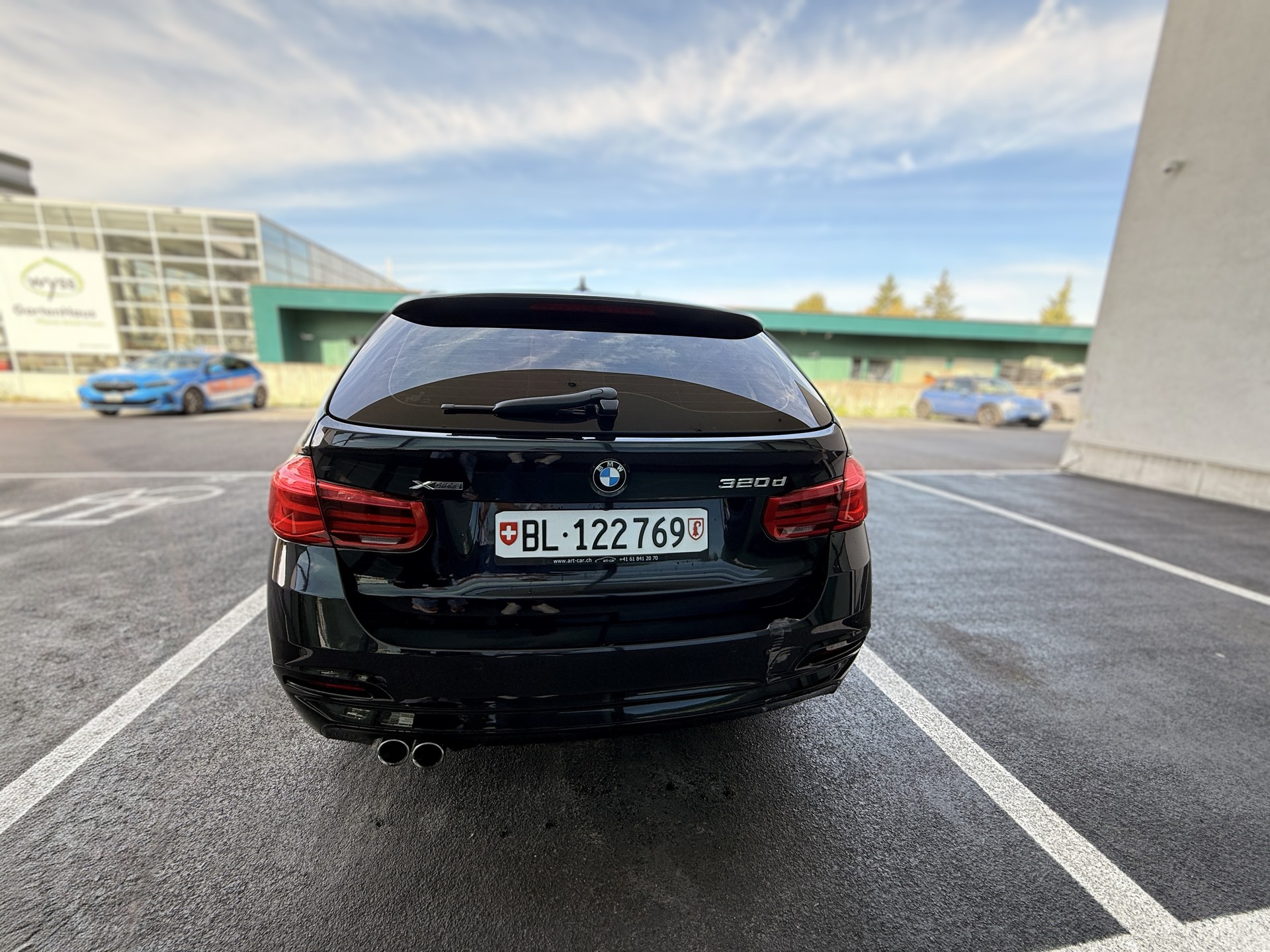BMW 320d xDrive-image-5