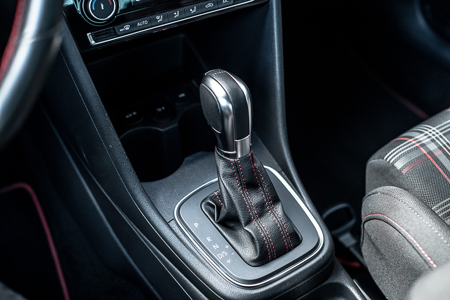 VW Polo 1.8 TSI GTI BMT-image-18