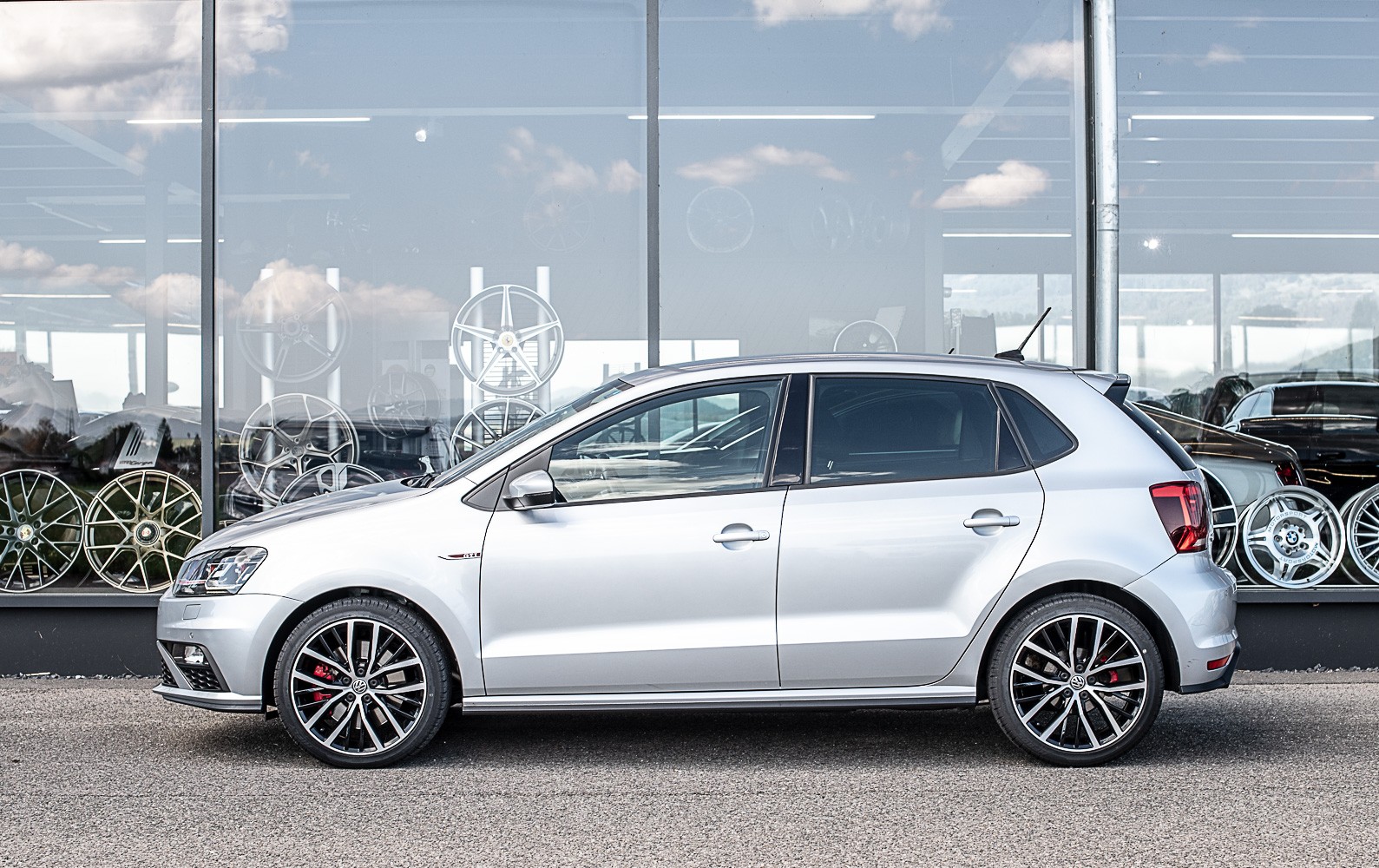 VW Polo 1.8 TSI GTI BMT-image-0