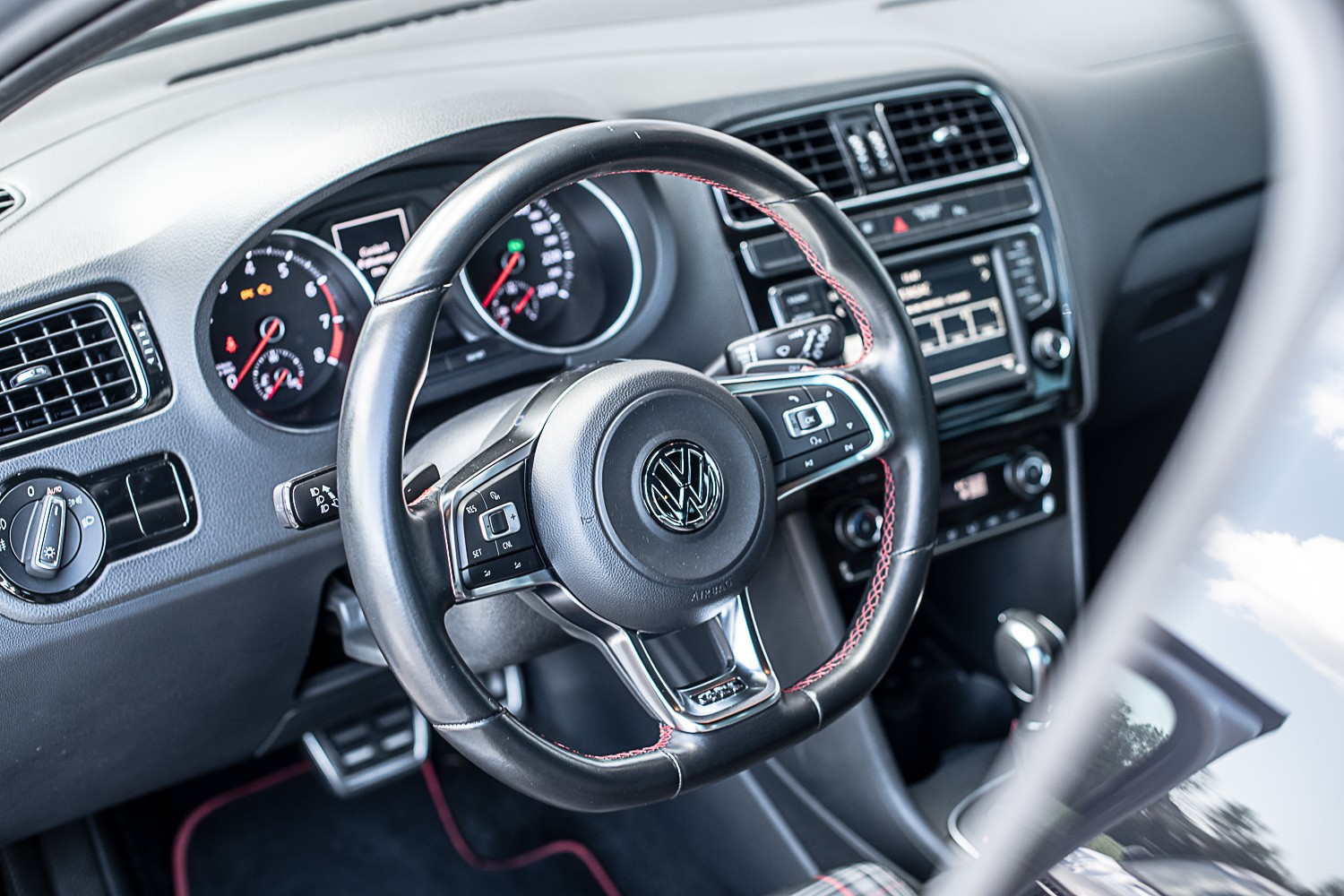 VW Polo 1.8 TSI GTI BMT-image-9