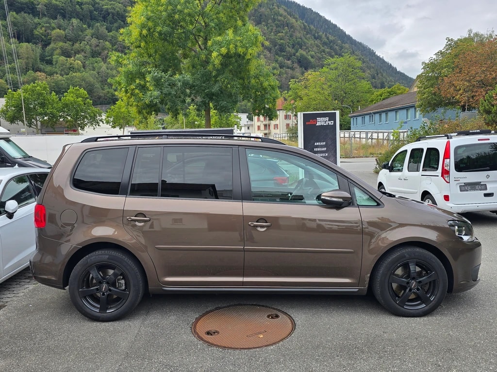 VW Touran 2.0 TDI Comfortline DSG-image-4