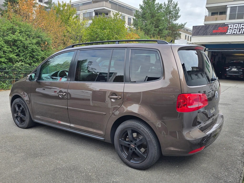 VW Touran 2.0 TDI Comfortline DSG-image-2
