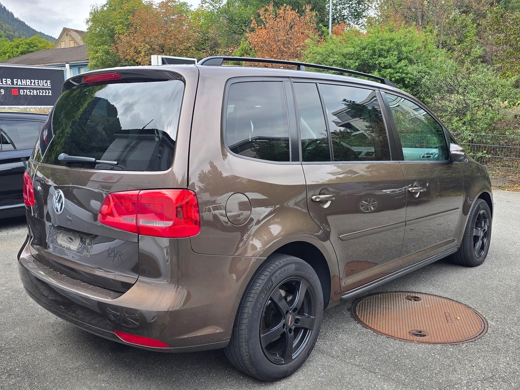 VW Touran 2.0 TDI Comfortline DSG-image-3
