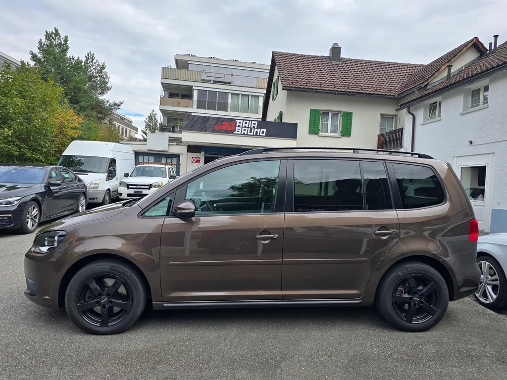 VW Touran 2.0 TDI Comfortline DSG-image-1